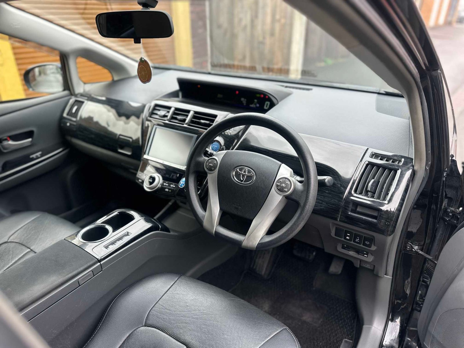 
Toyota Prius Plus 2013 full									