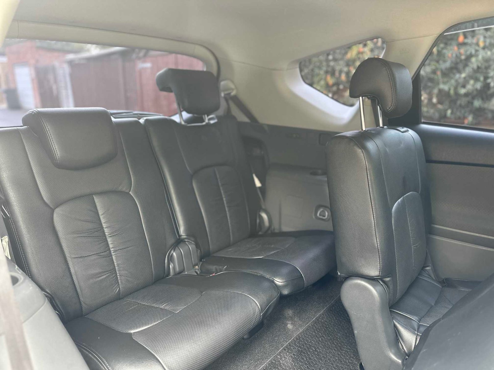 
Toyota Prius Plus 2013 full									