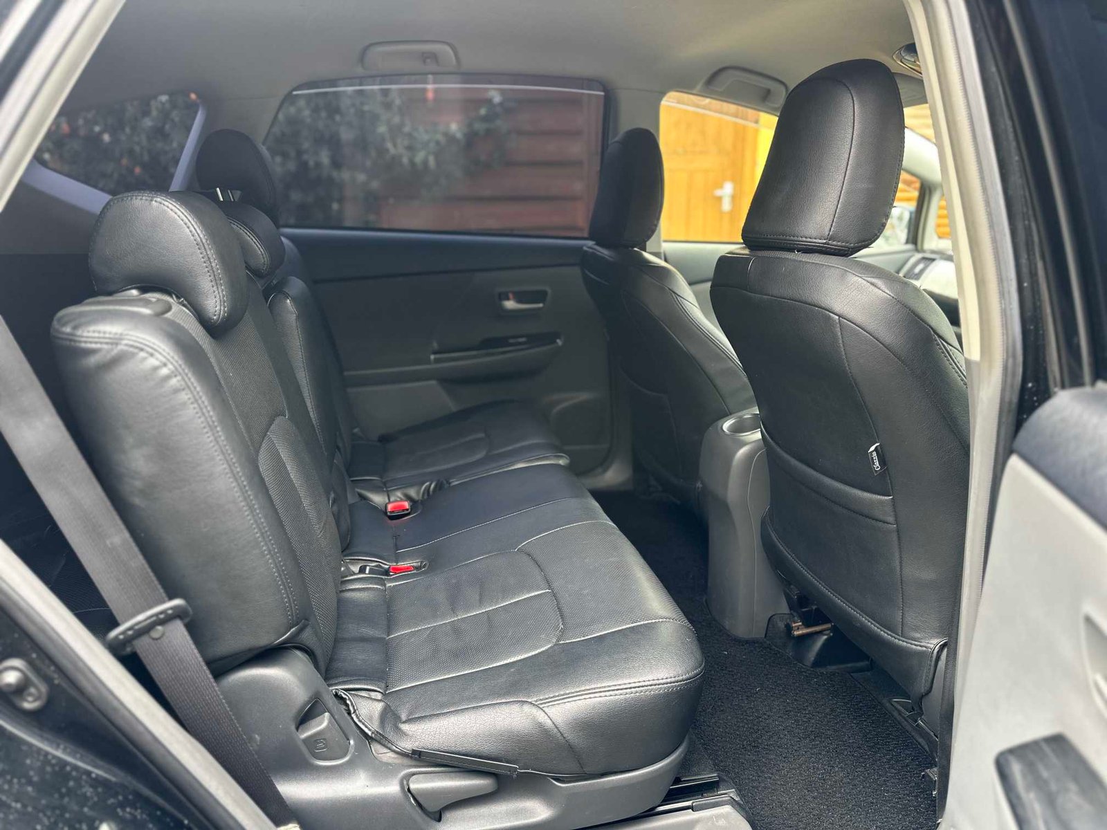 
Toyota Prius Plus 2013 full									