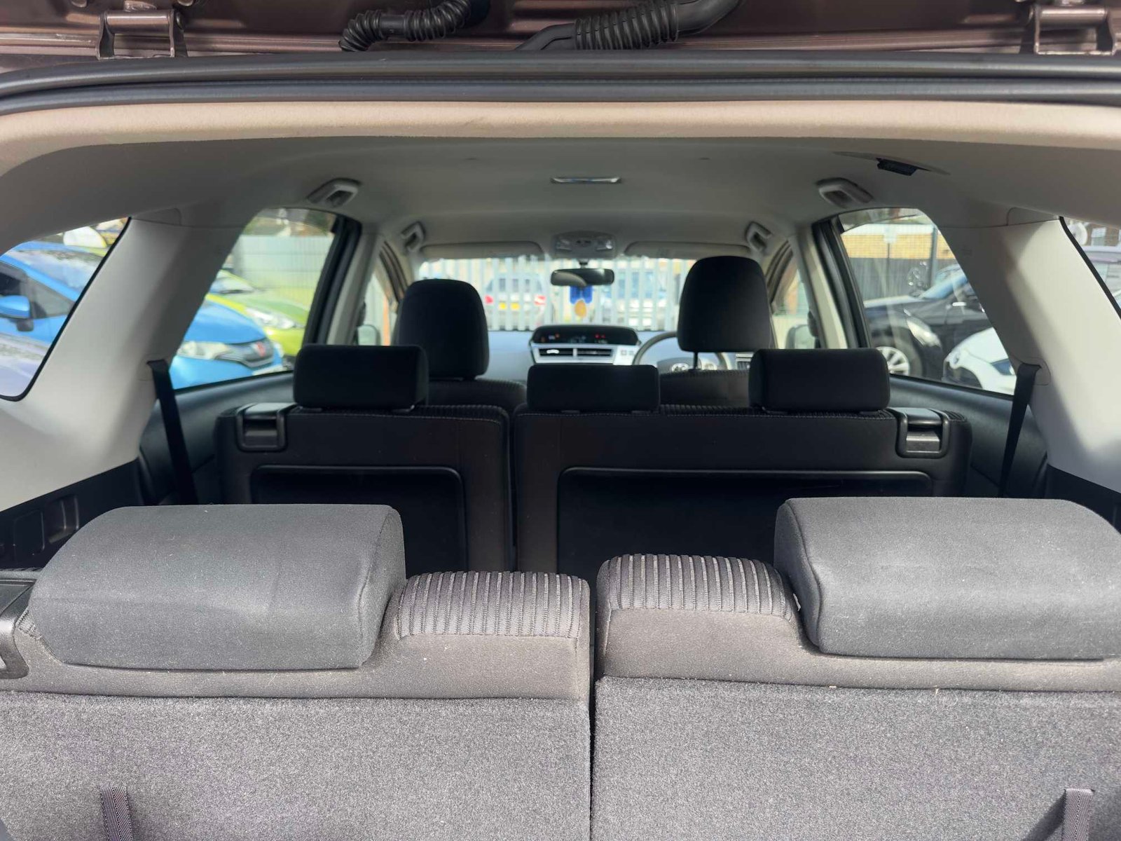 
Toyota Prius Plus 2015 Grey full									