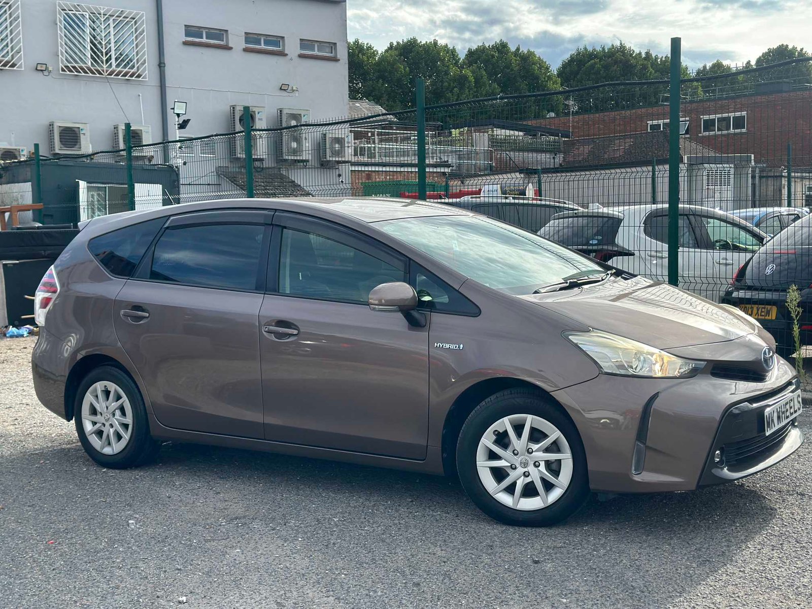 
Toyota Prius Plus 2015 Grey full									
