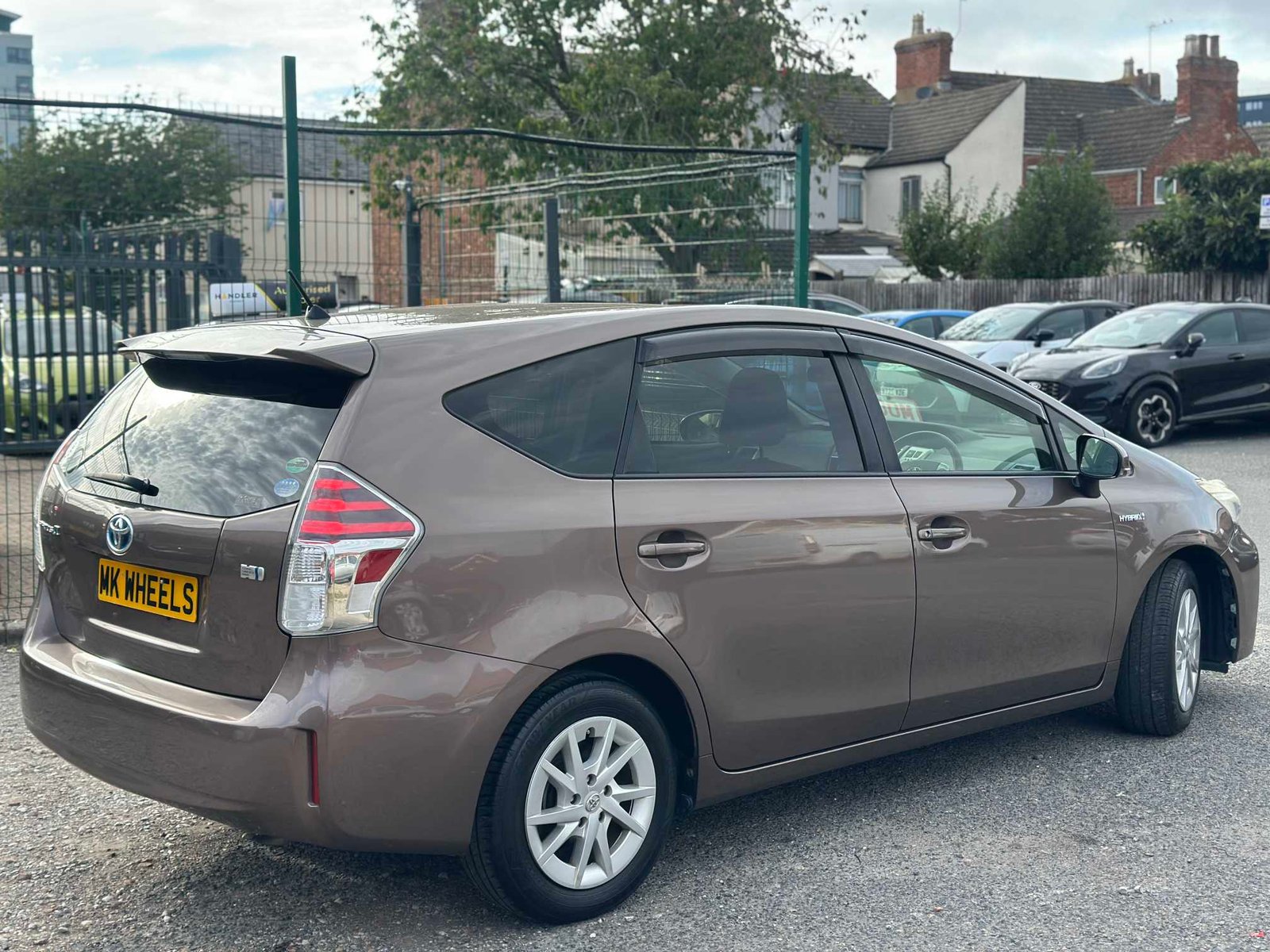 
Toyota Prius Plus 2015 Grey full									