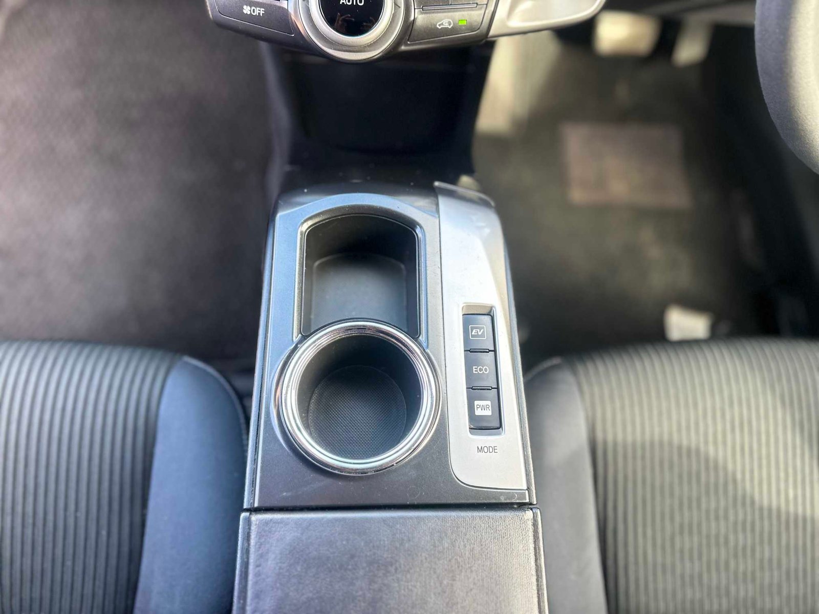 
Toyota Prius Plus 2015 Grey full									