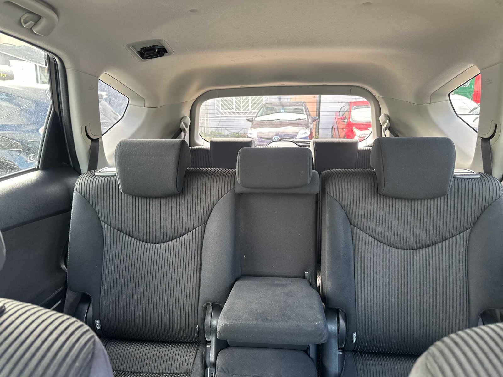 
Toyota Prius Plus 2015 Grey full									