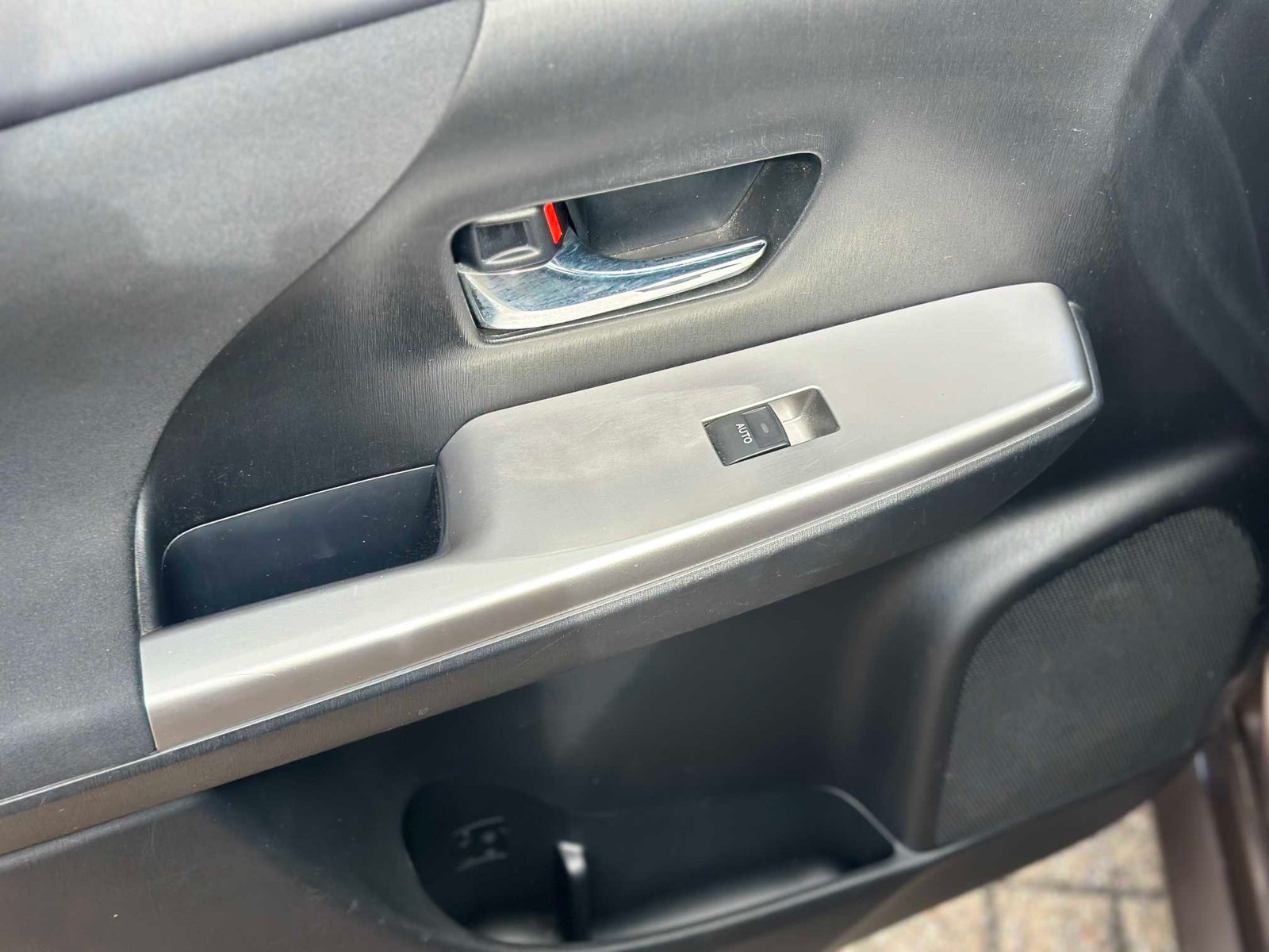 
Toyota Prius Plus 2015 Grey full									