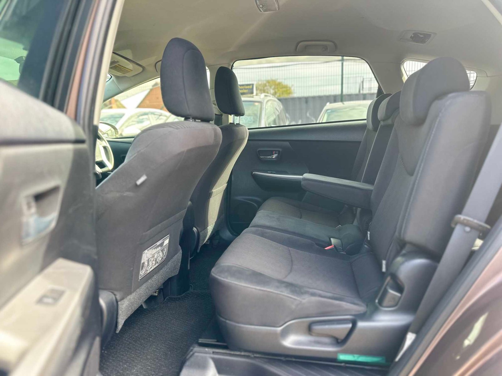 
Toyota Prius Plus 2015 Grey full									