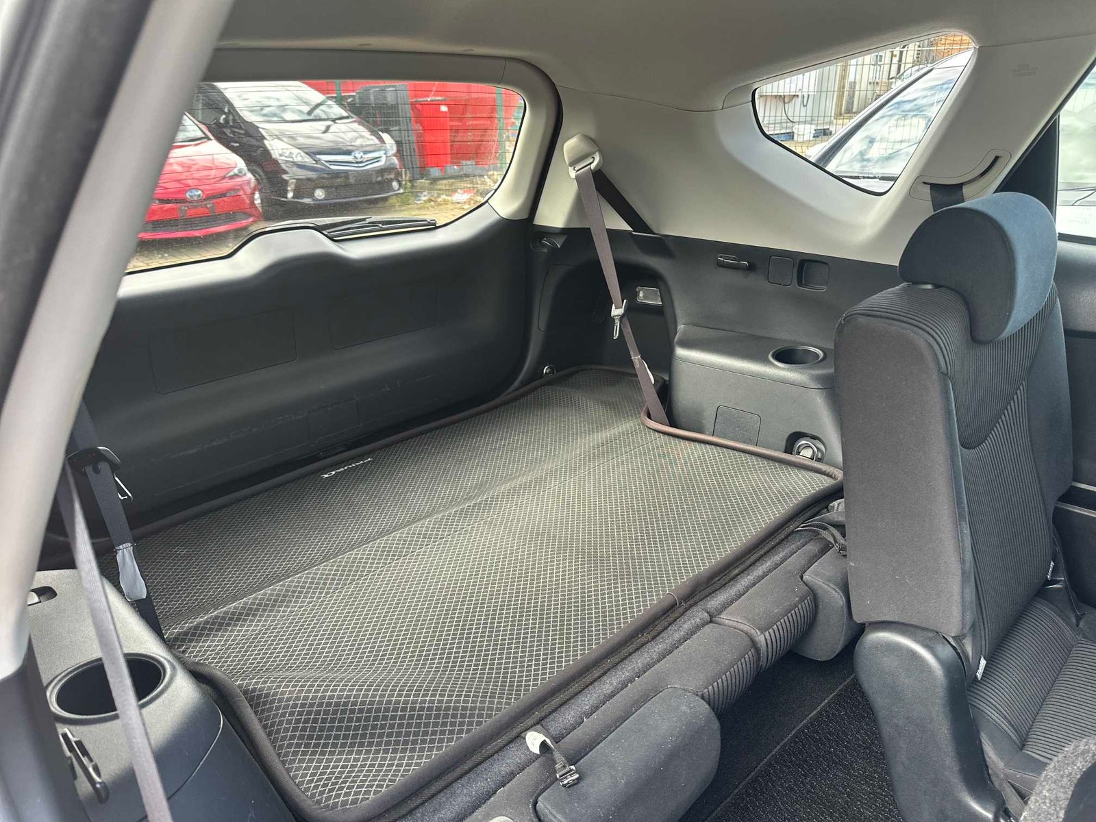 
Toyota Prius Plus 2015 Grey full									