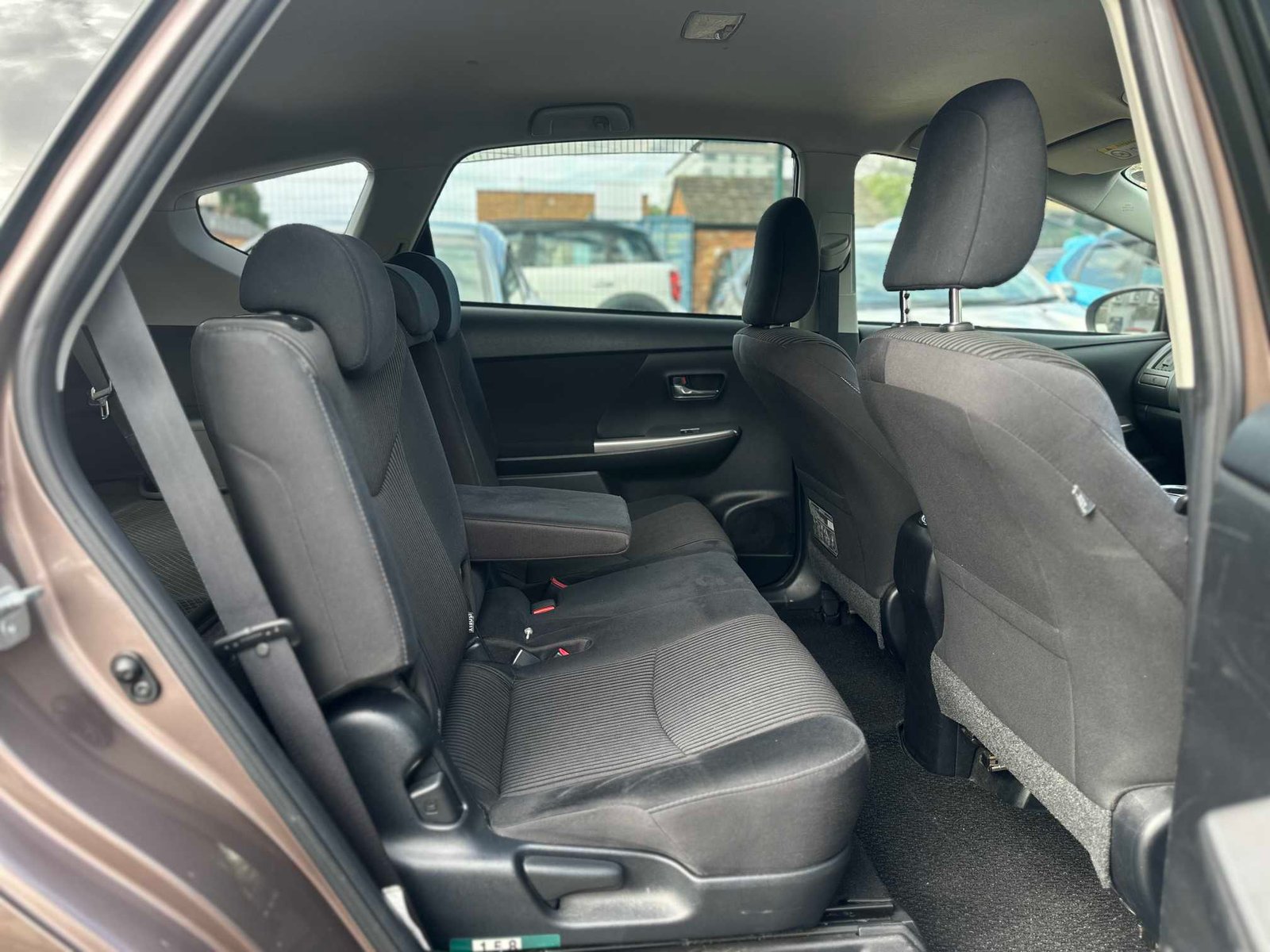 
Toyota Prius Plus 2015 Grey full									