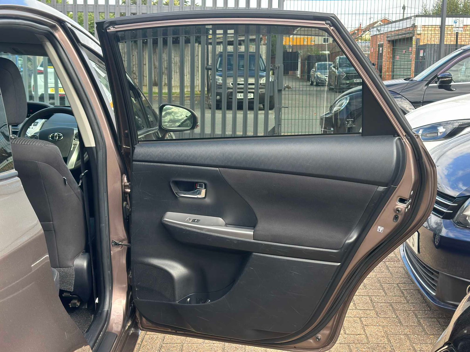 
Toyota Prius Plus 2015 Grey full									