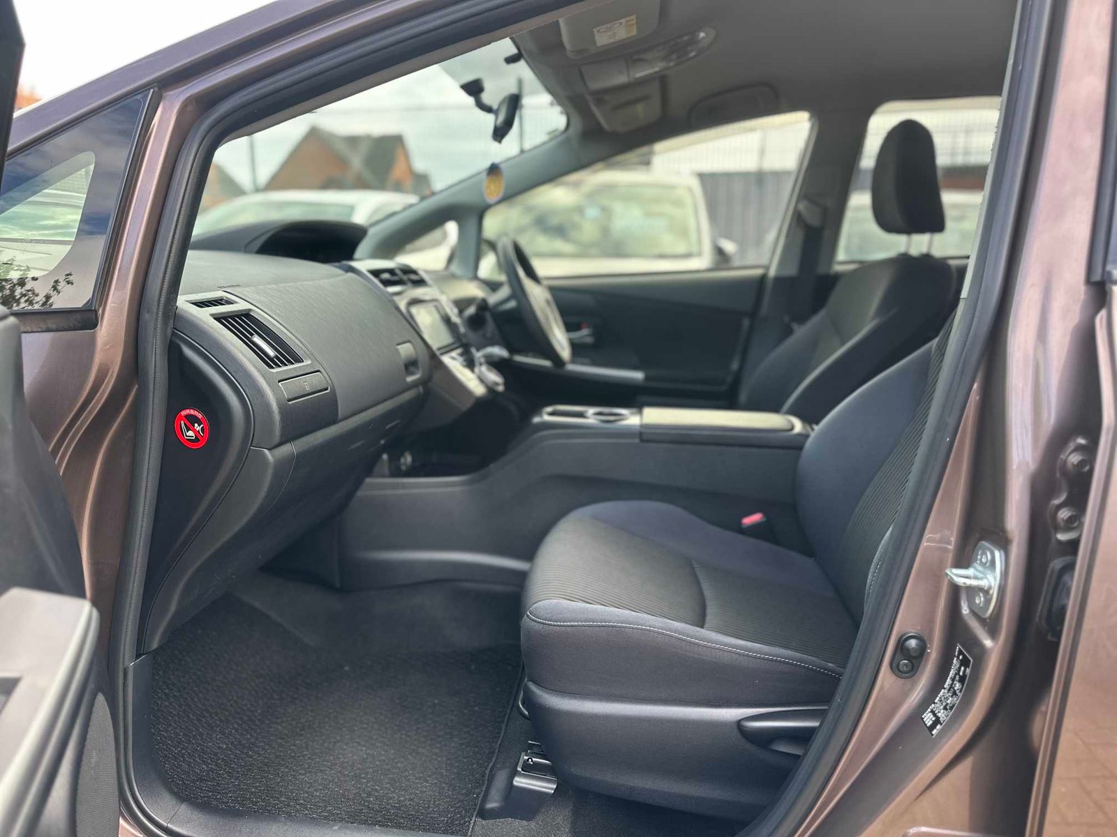 
Toyota Prius Plus 2015 Grey full									