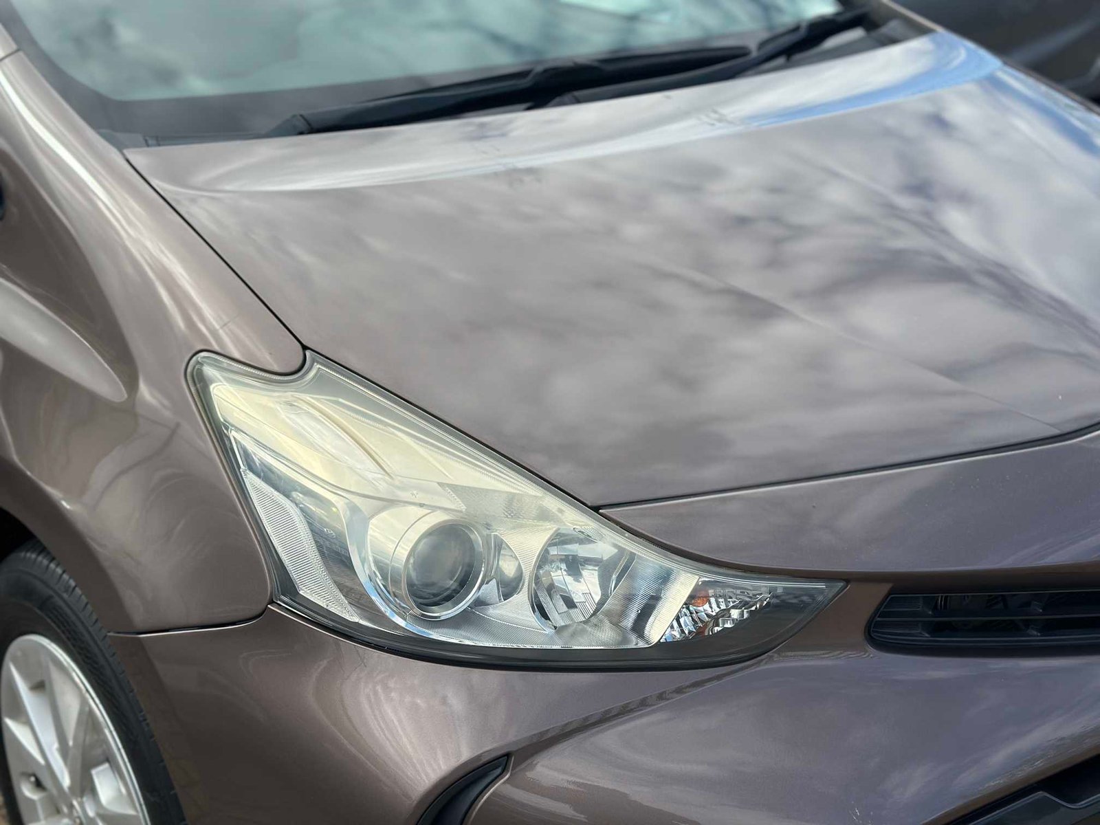 
Toyota Prius Plus 2015 Grey full									