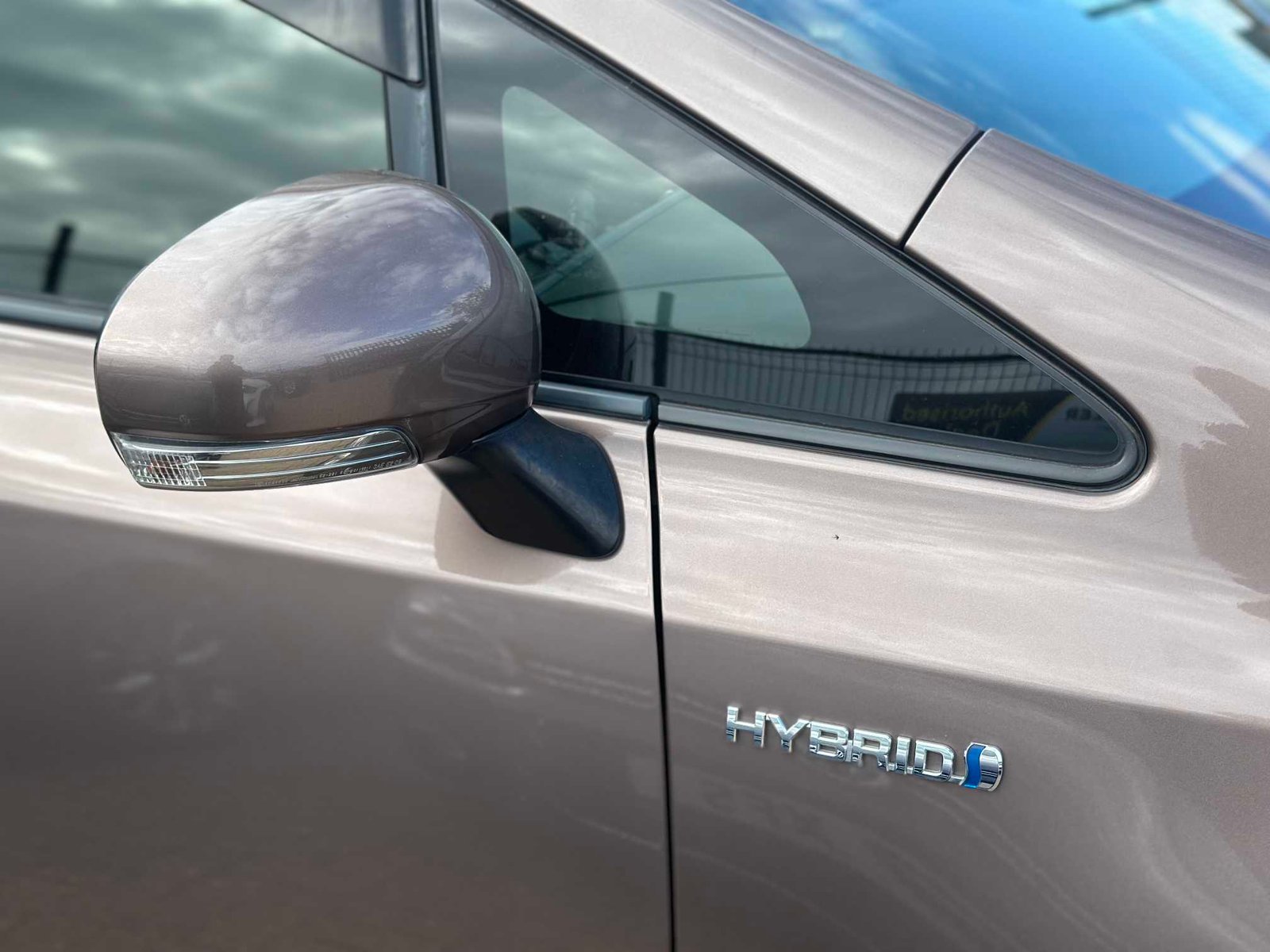 
Toyota Prius Plus 2015 Grey full									