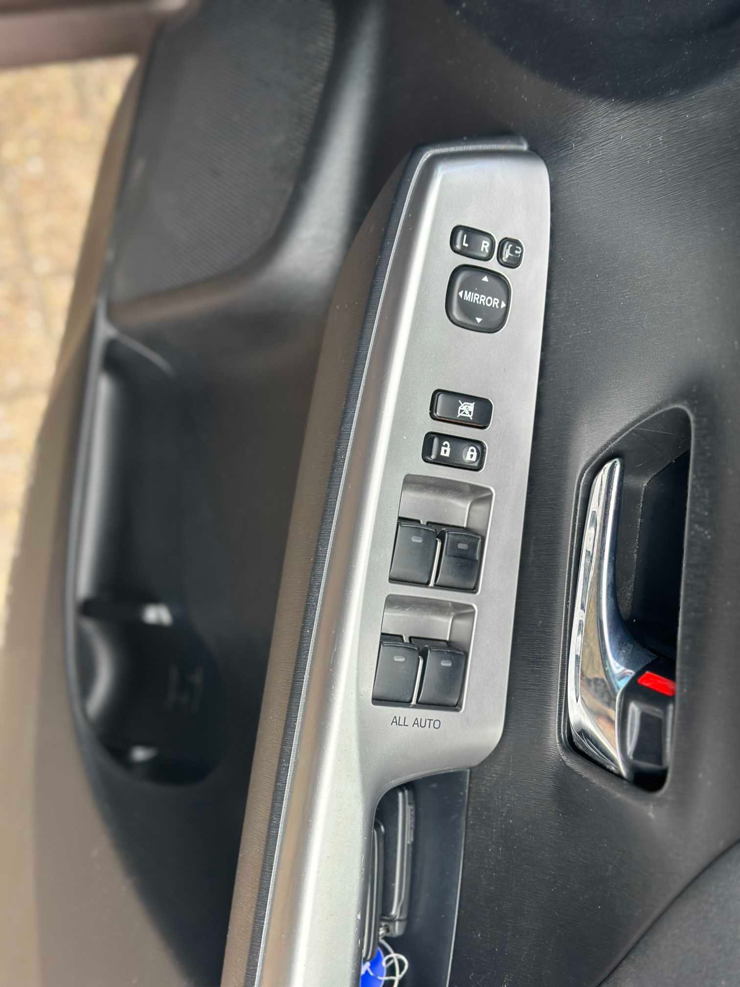 
Toyota Prius Plus 2015 Grey full									