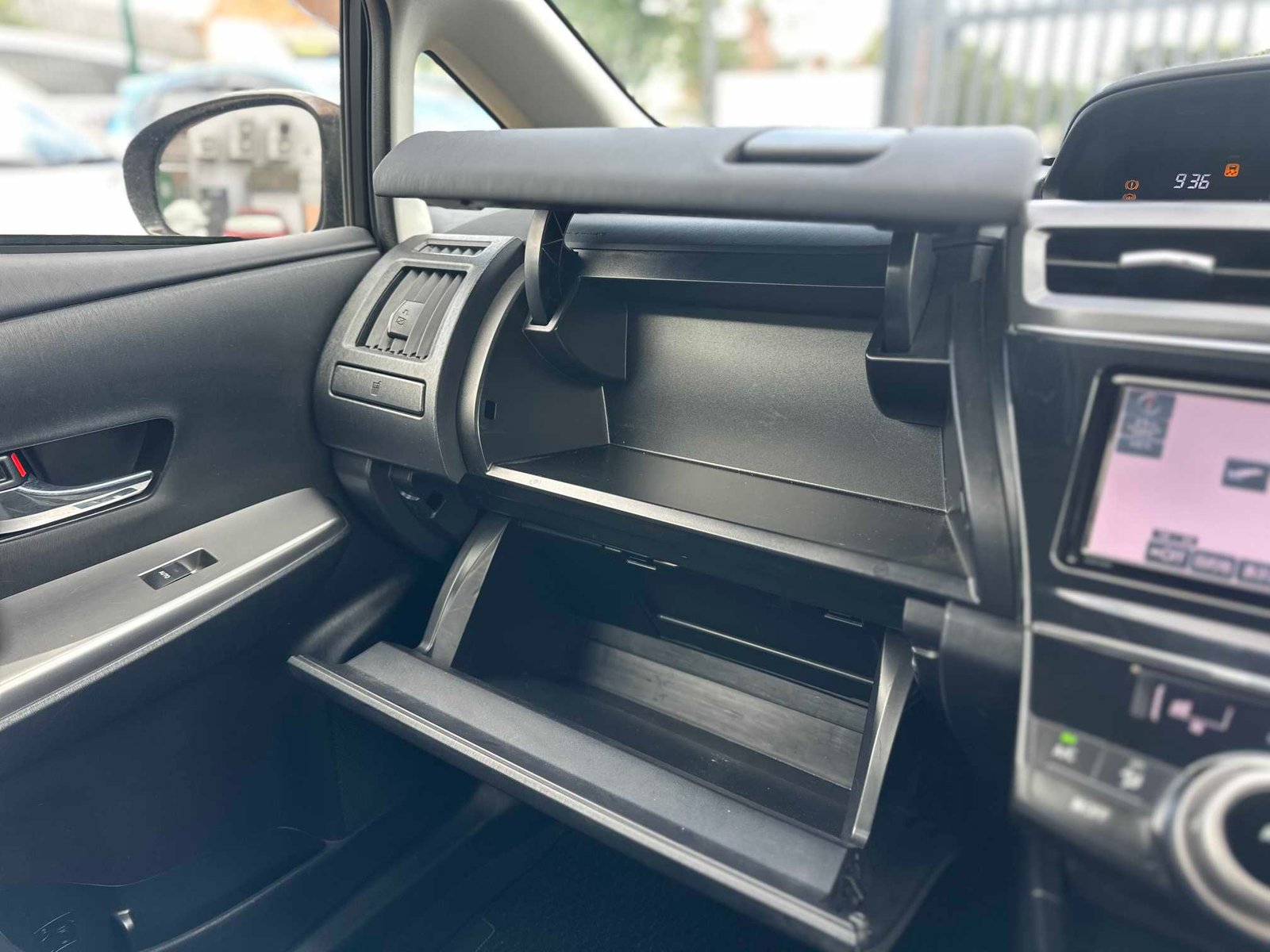 
Toyota Prius Plus 2015 Grey full									