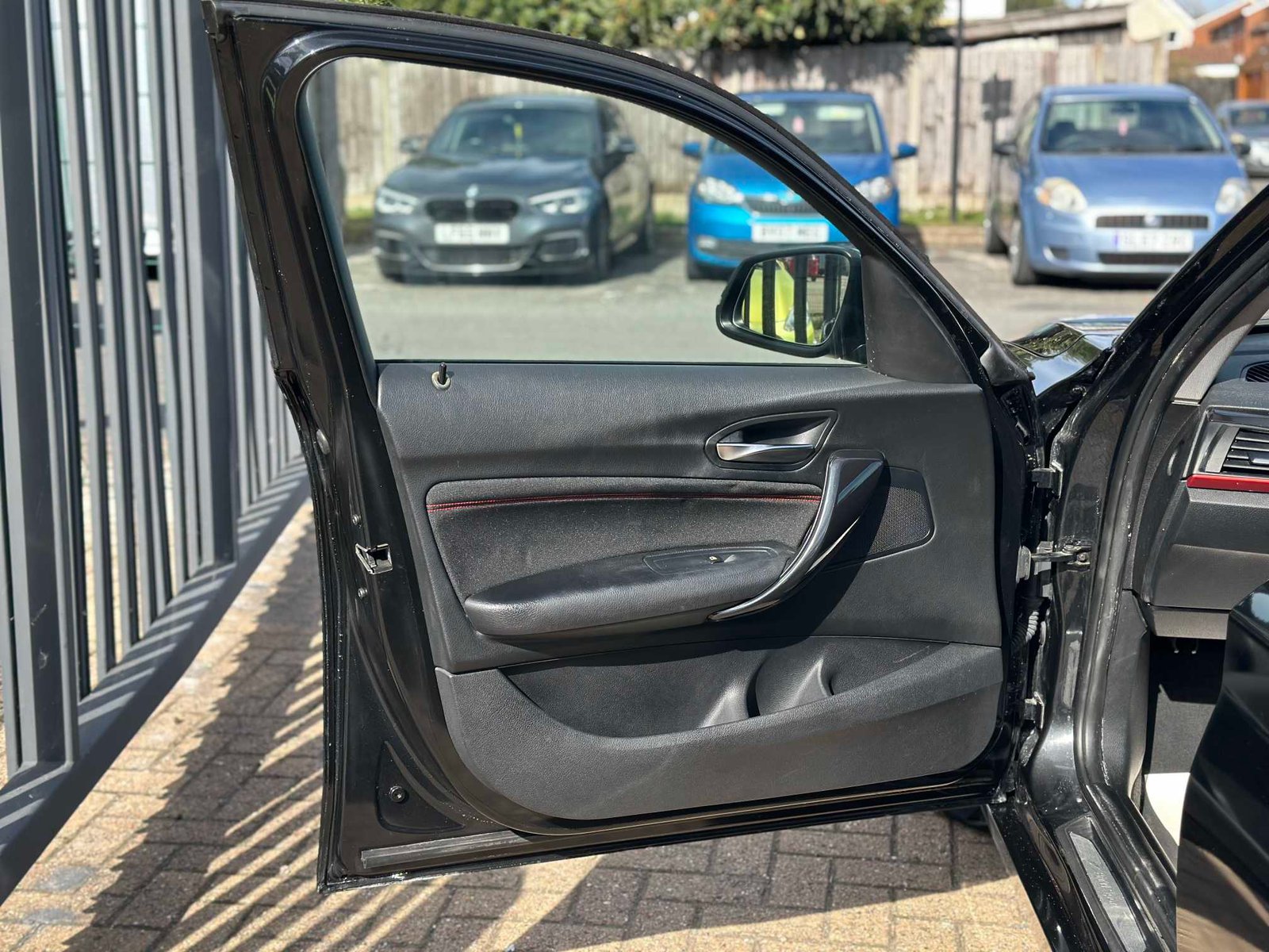 
BMW 1 Series 2013 Black full									