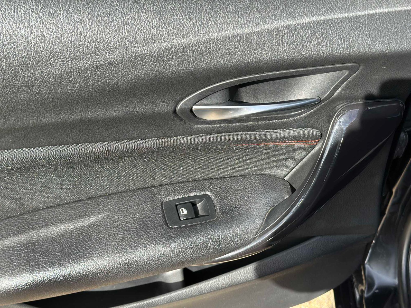 
BMW 1 Series 2013 Black full									
