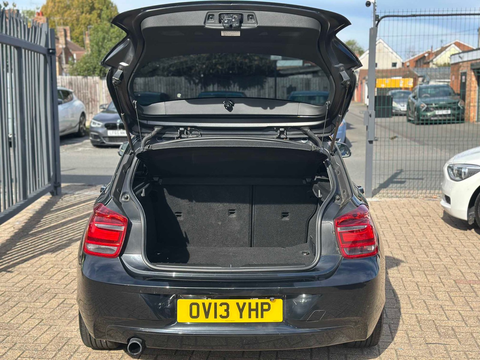 
BMW 1 Series 2013 Black full									