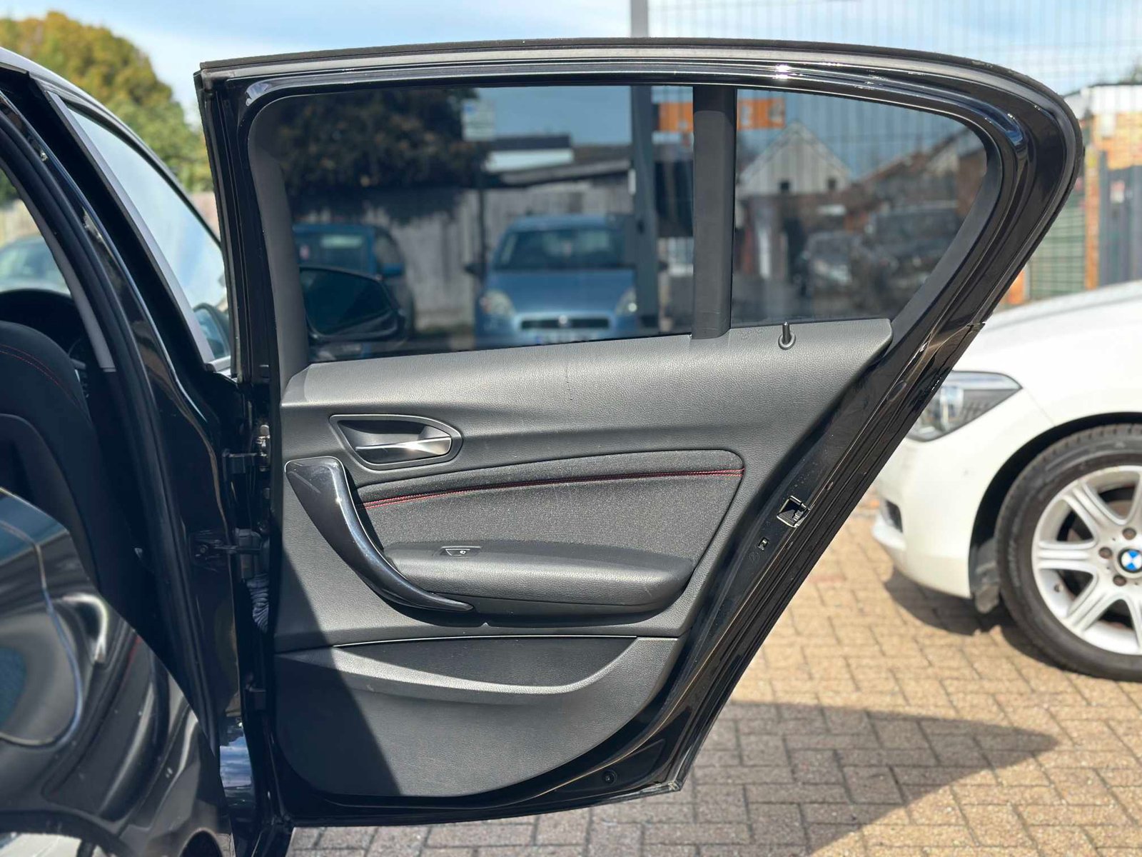 
BMW 1 Series 2013 Black full									
