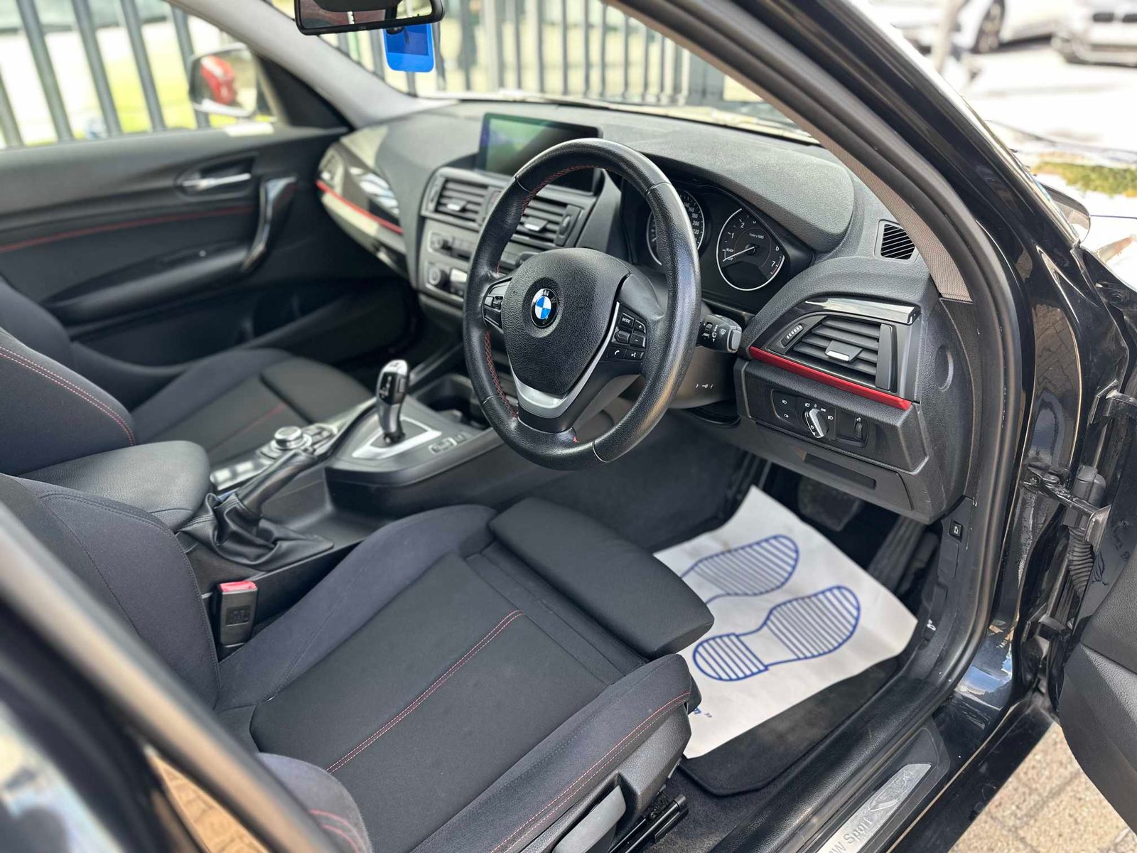 
BMW 1 Series 2013 Black full									