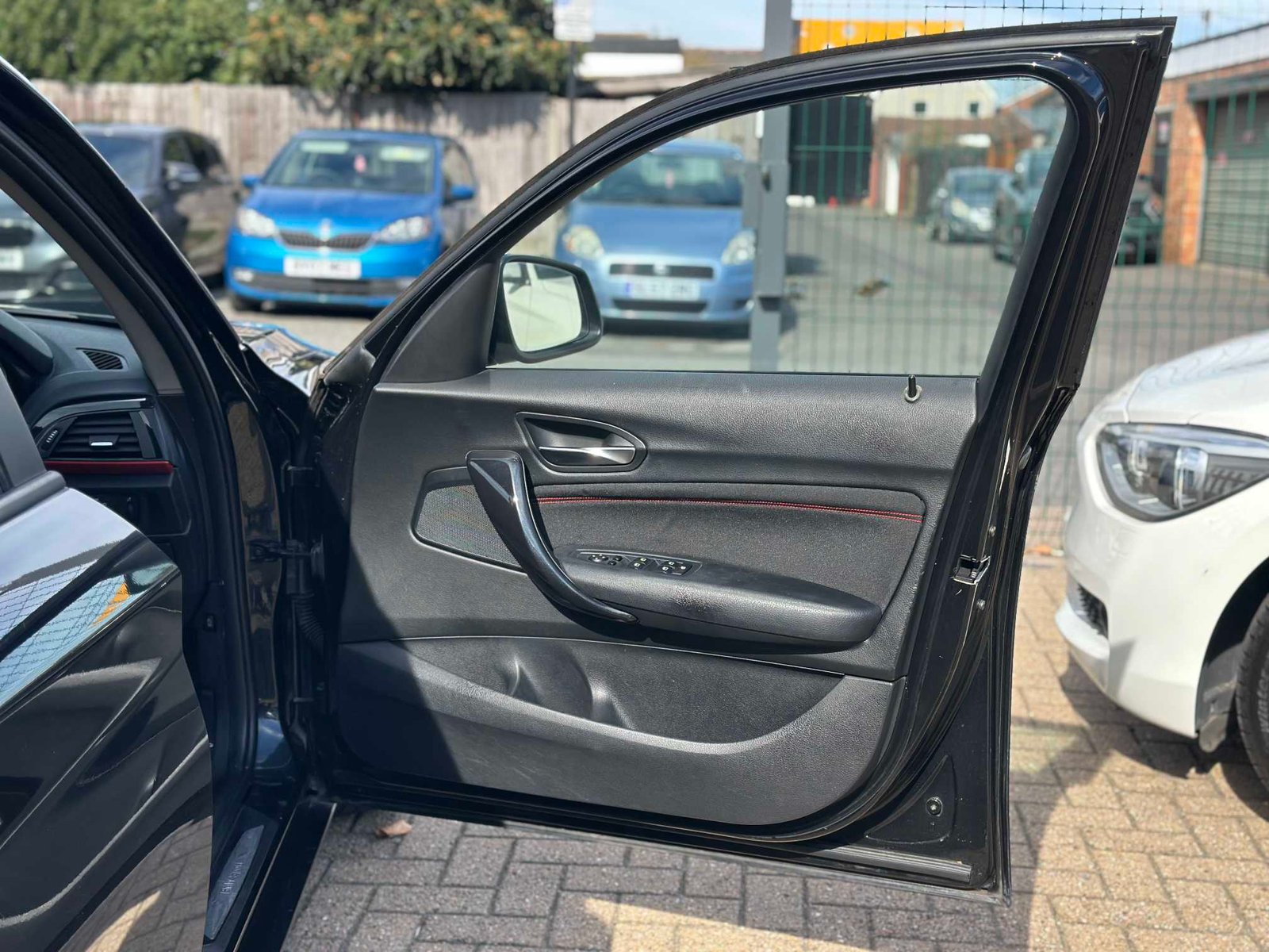 
BMW 1 Series 2013 Black full									
