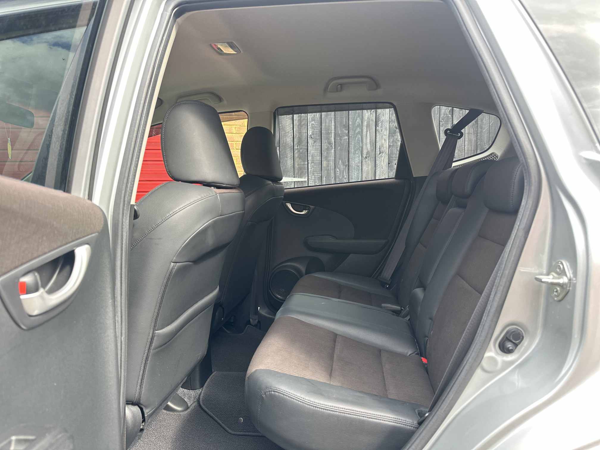 
Honda Fit Silver 2013 full									