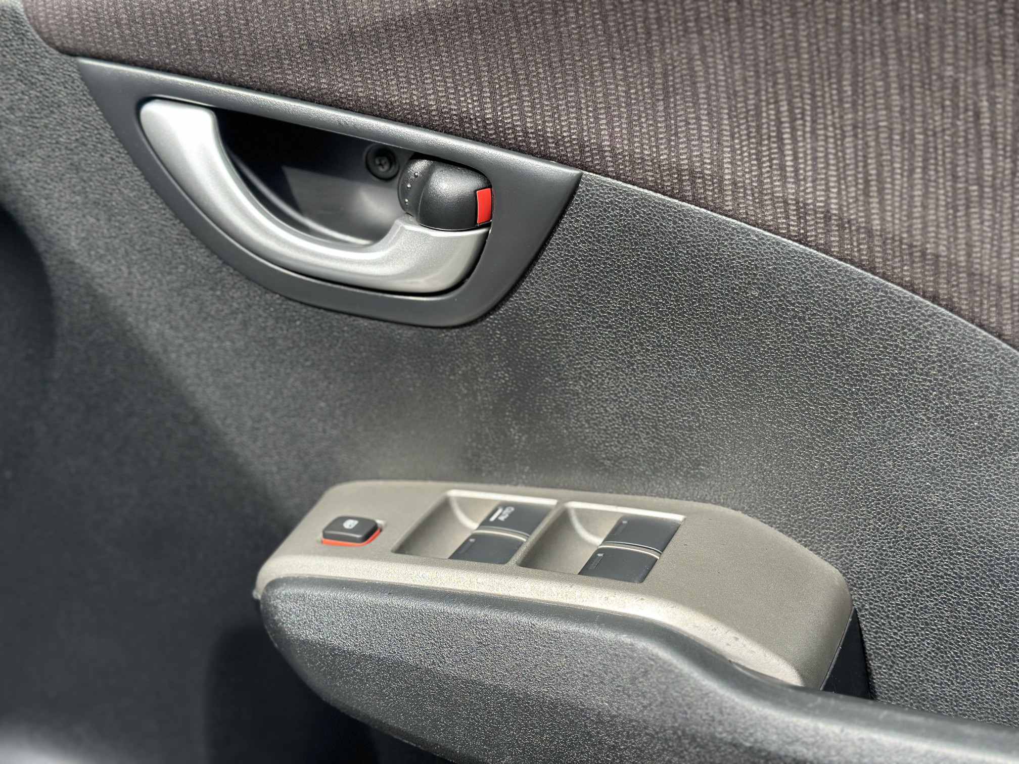 
Honda Fit Silver 2013 full									