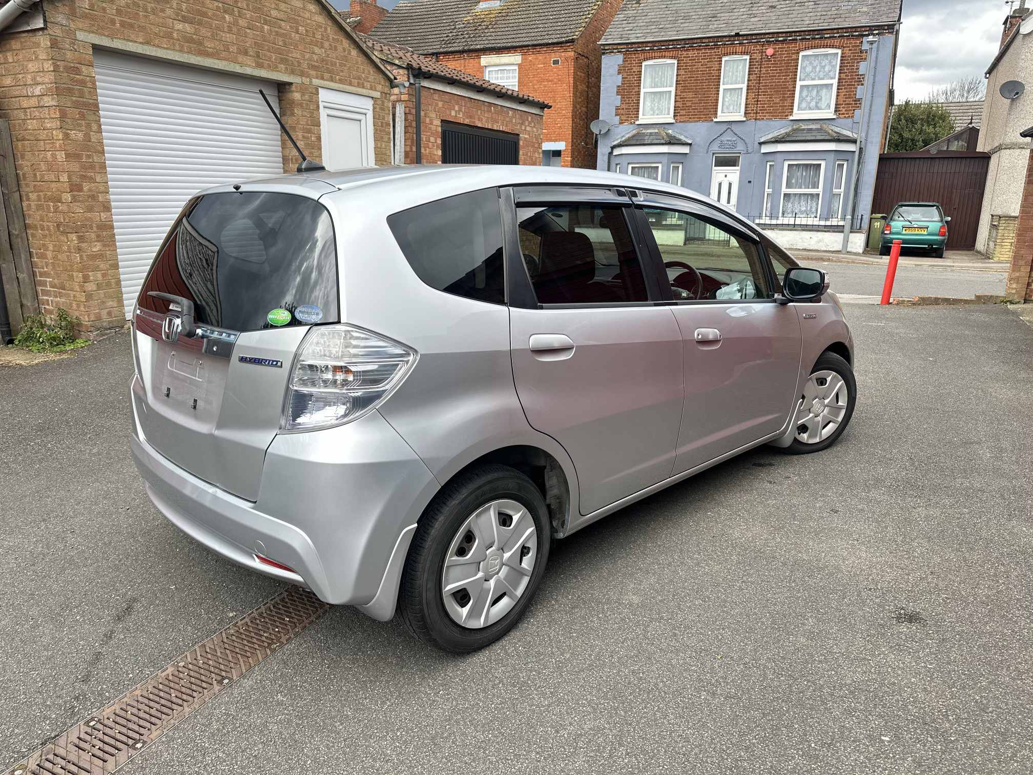 
Honda Fit Silver 2013 full									