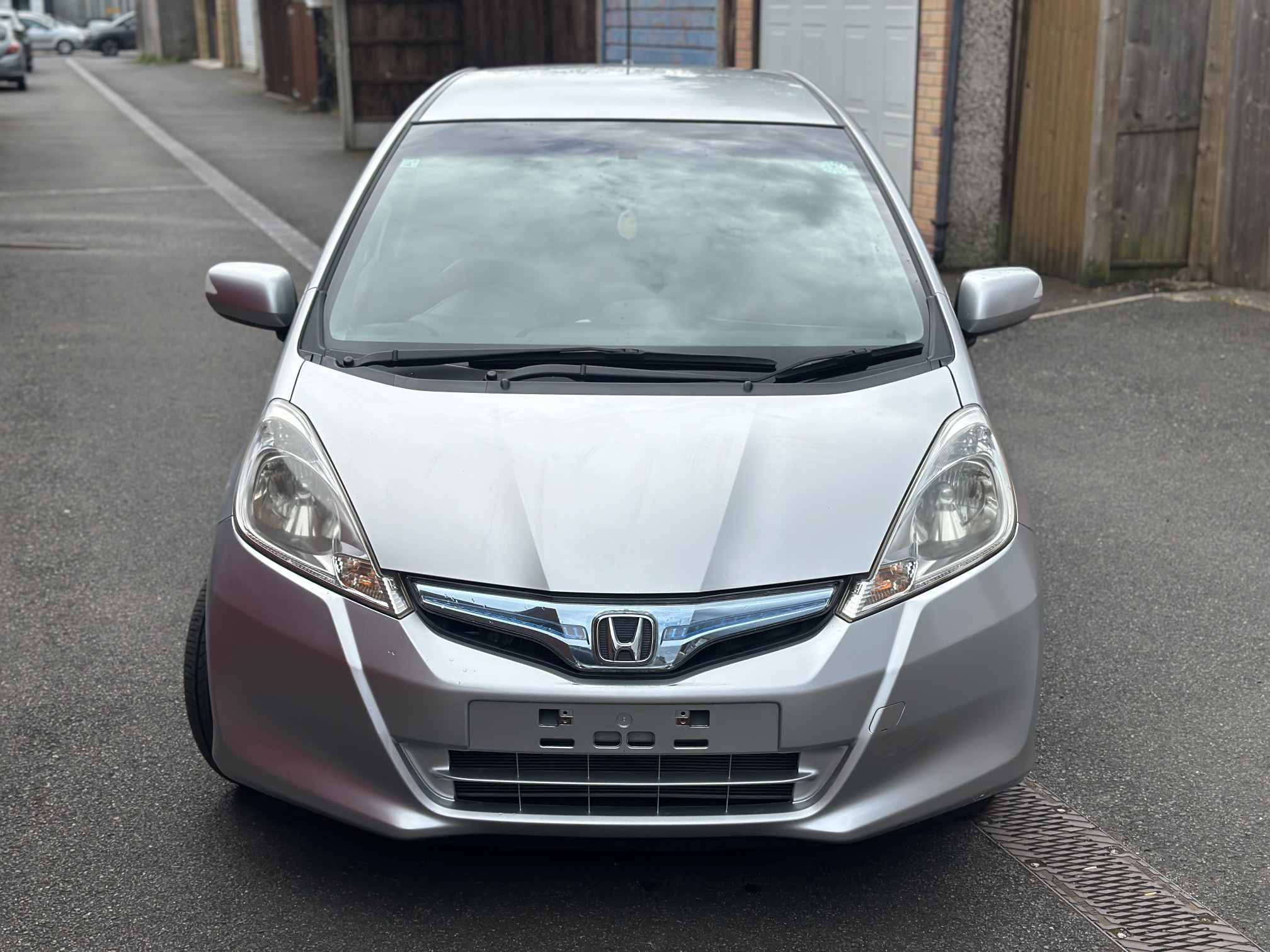 
Honda Fit Silver 2013 full									