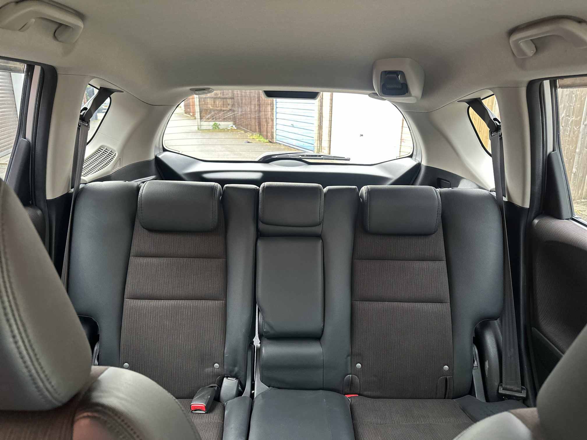 
Honda Fit Silver 2013 full									