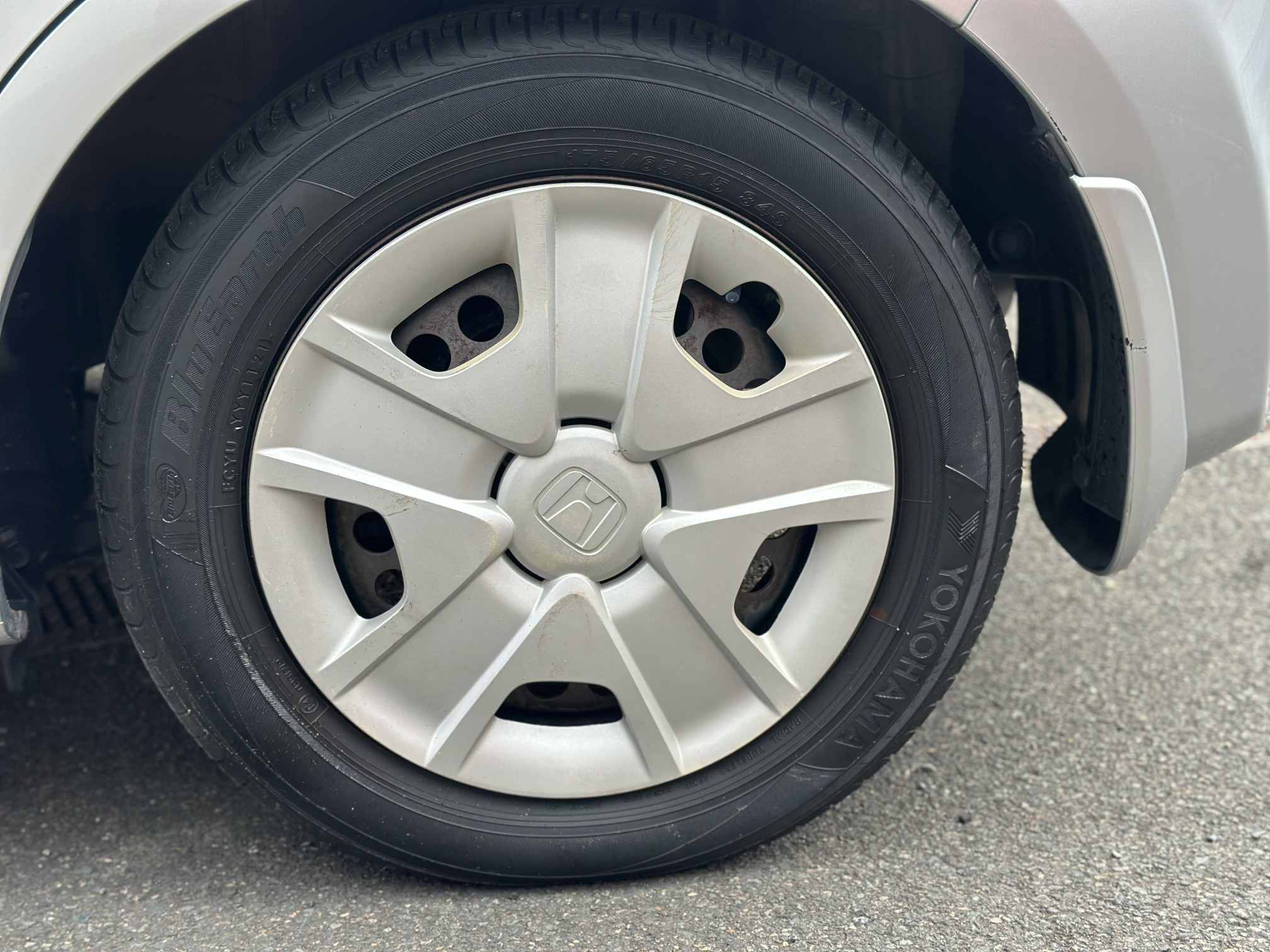 
Honda Fit Silver 2013 full									