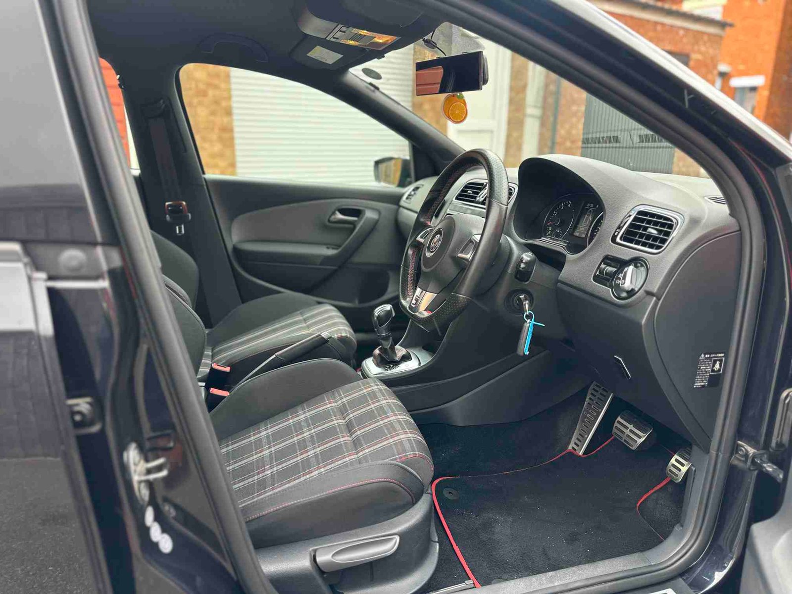 
Volkswagen Polo GTI (Black 2011) full									