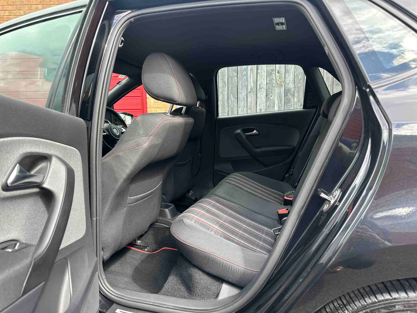 
Volkswagen Polo GTI (Black 2011) full									