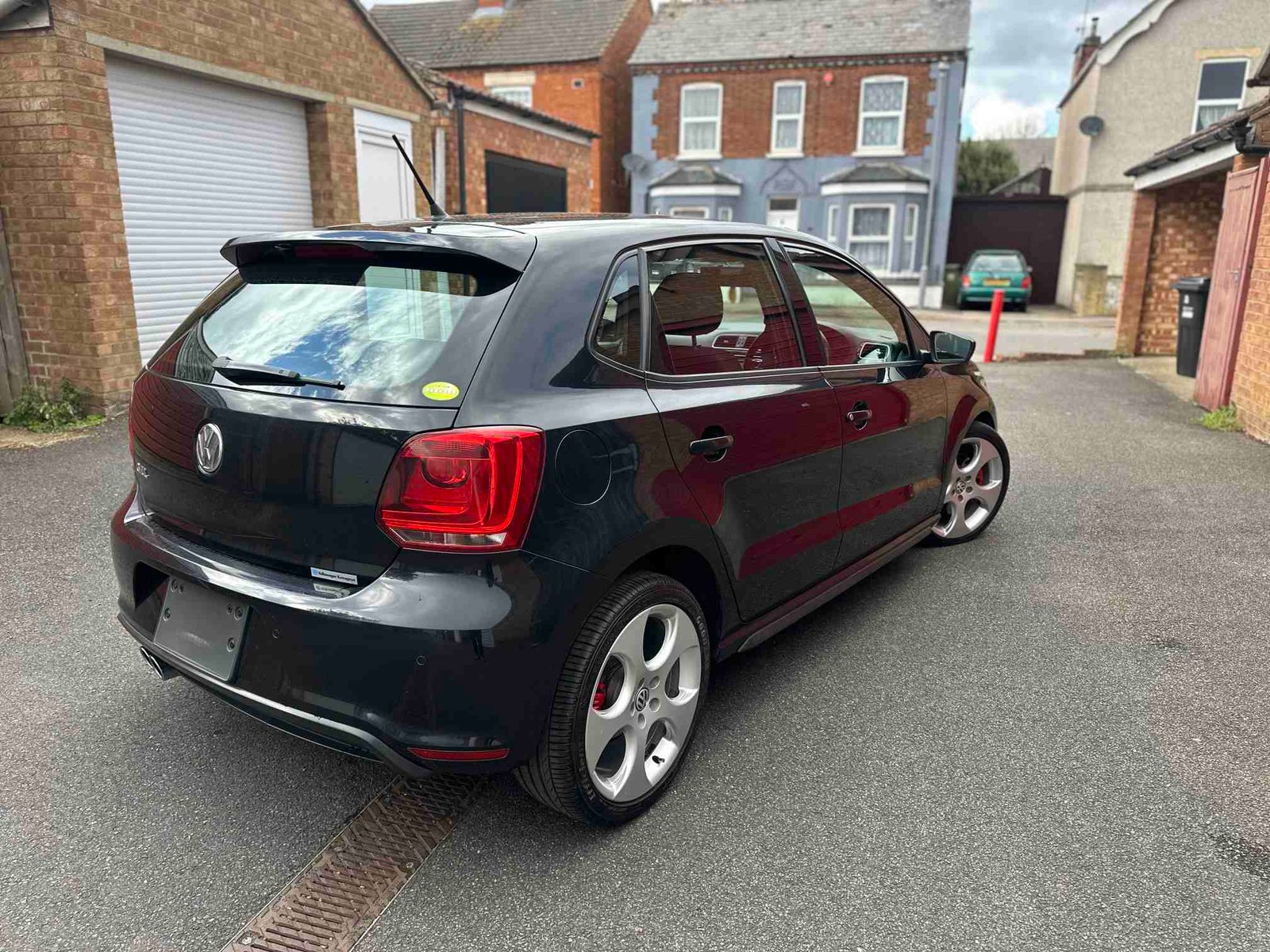 
Volkswagen Polo GTI (Black 2011) full									