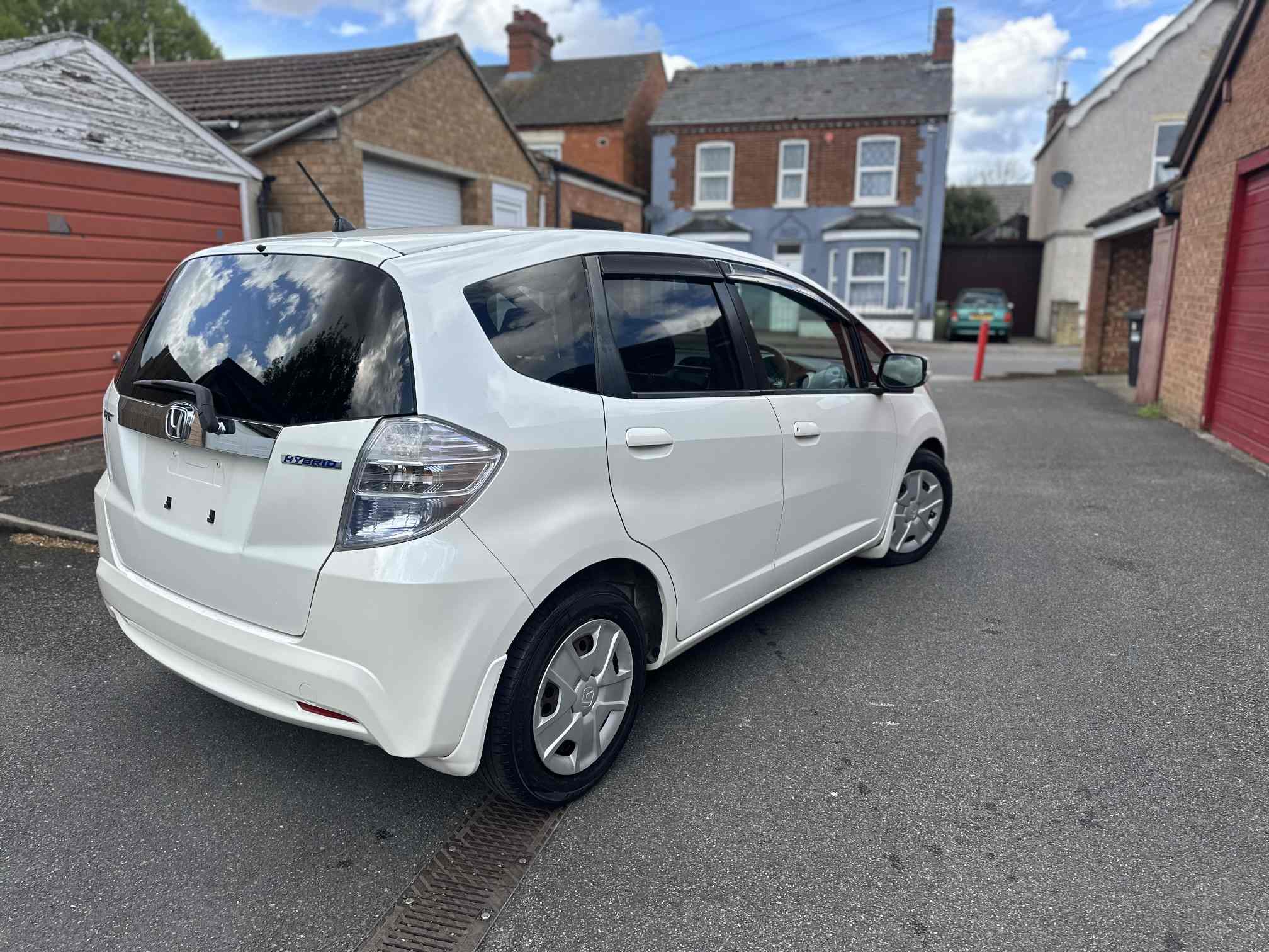 
Honda Fit White 2011 full									