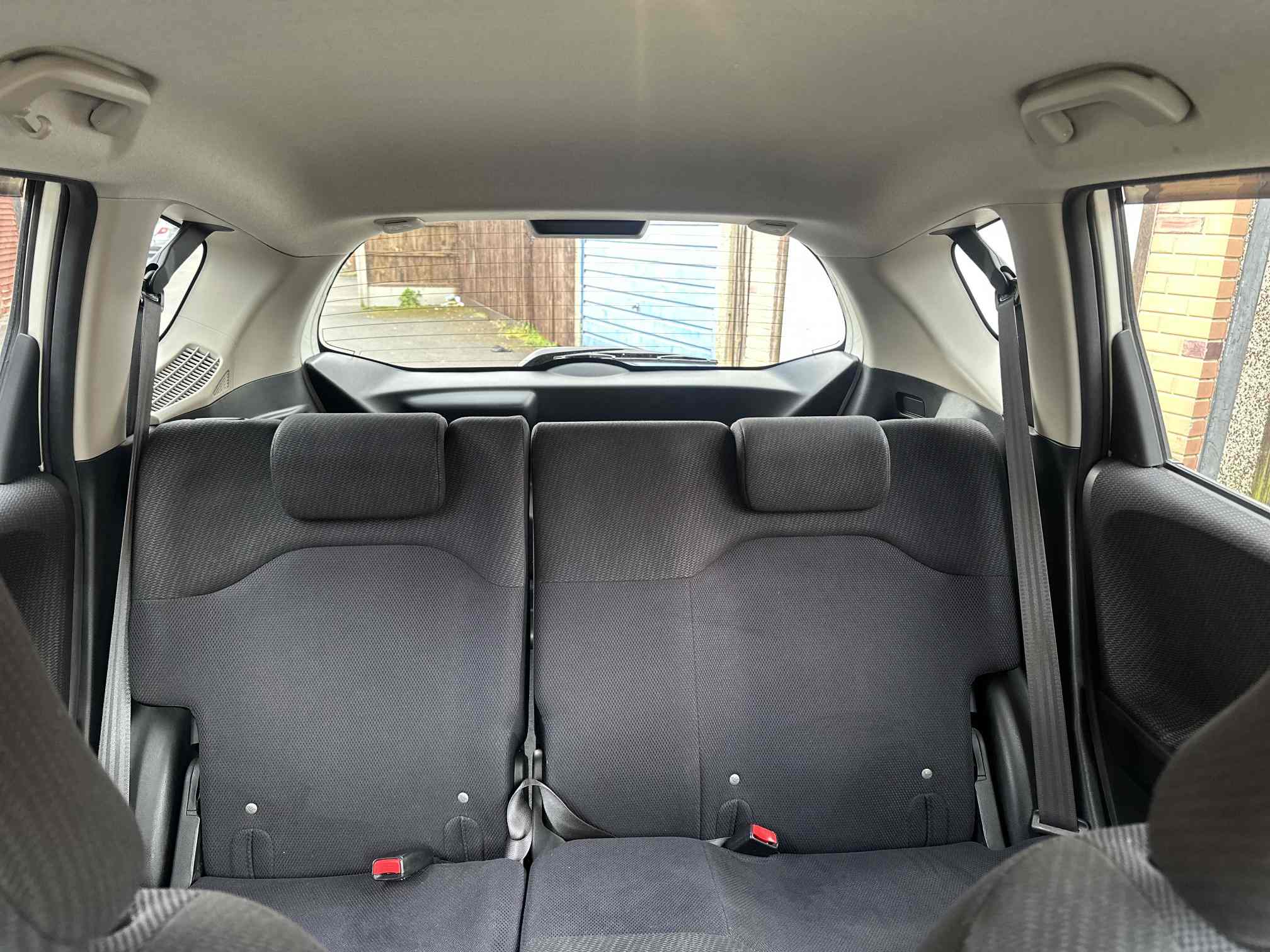 
Honda Fit White 2011 full									