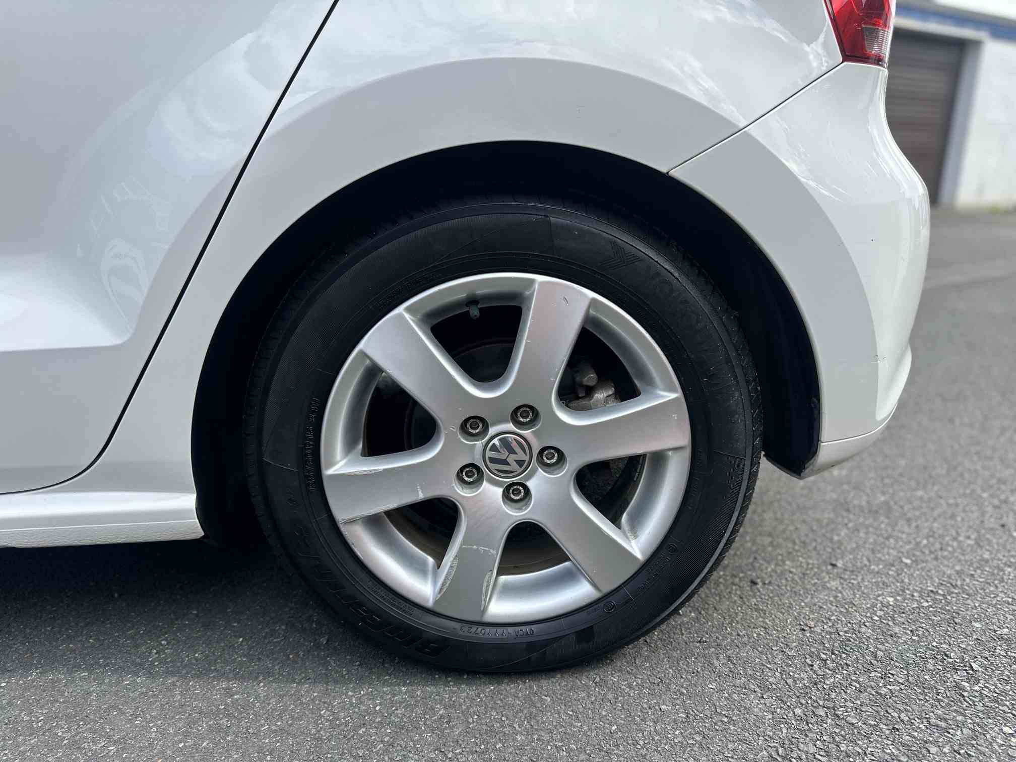 
Volkswagen Polo 2011 full									