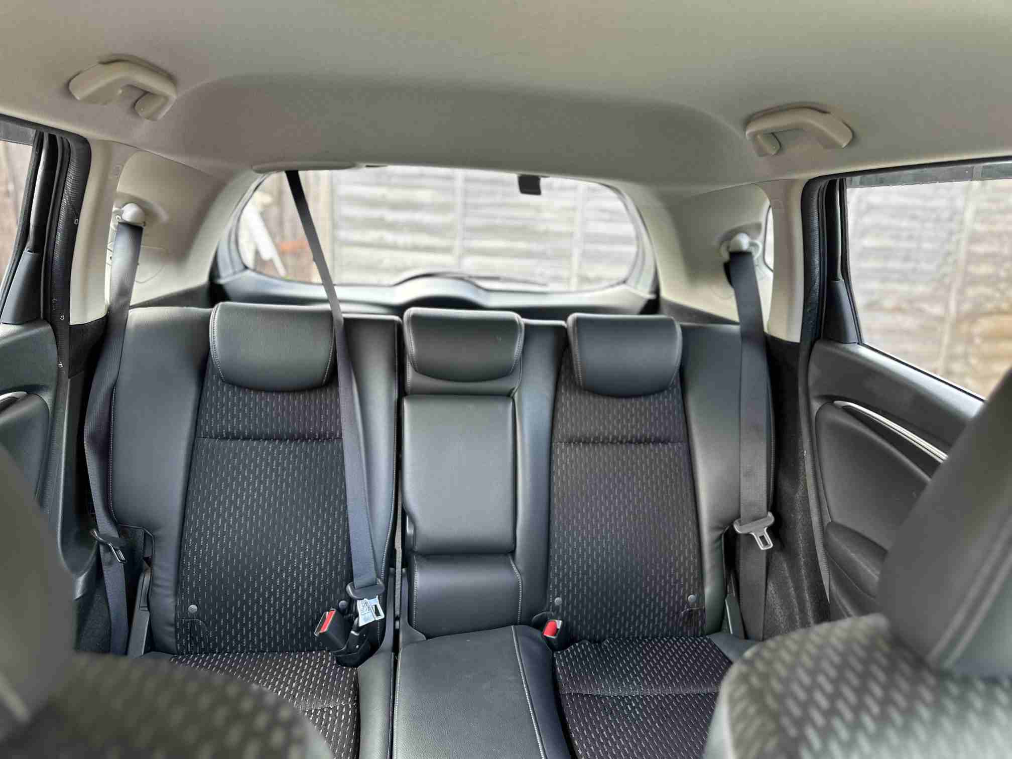 
Honda Fit Silver 2015 full									