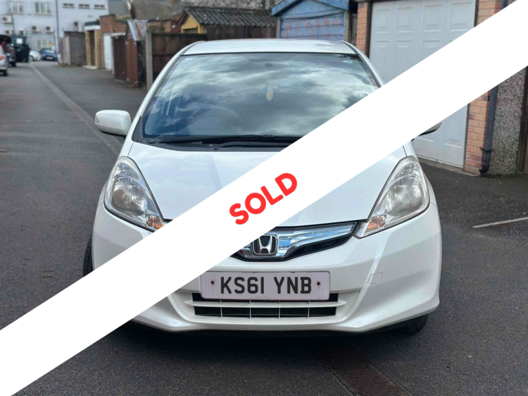 Honda Fit White 2011