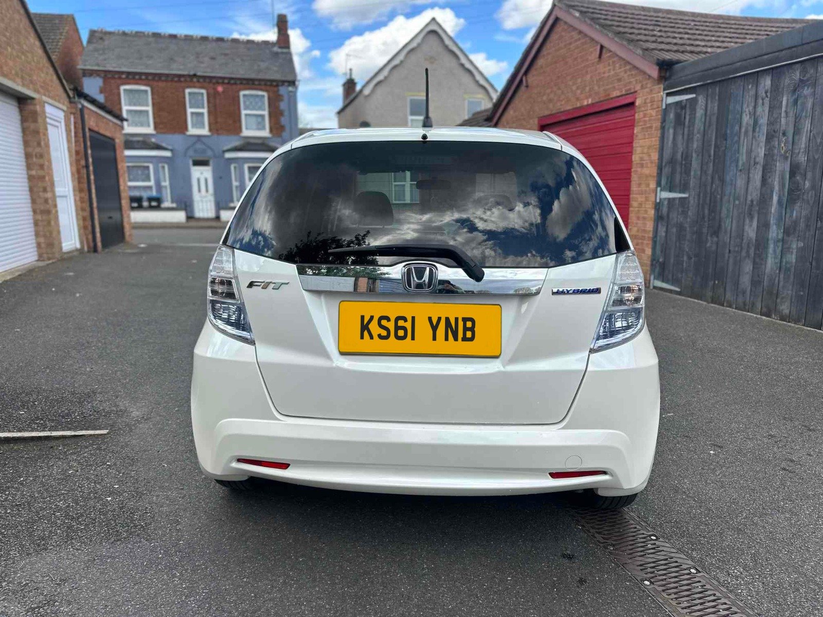 
Honda Fit White 2011 full									