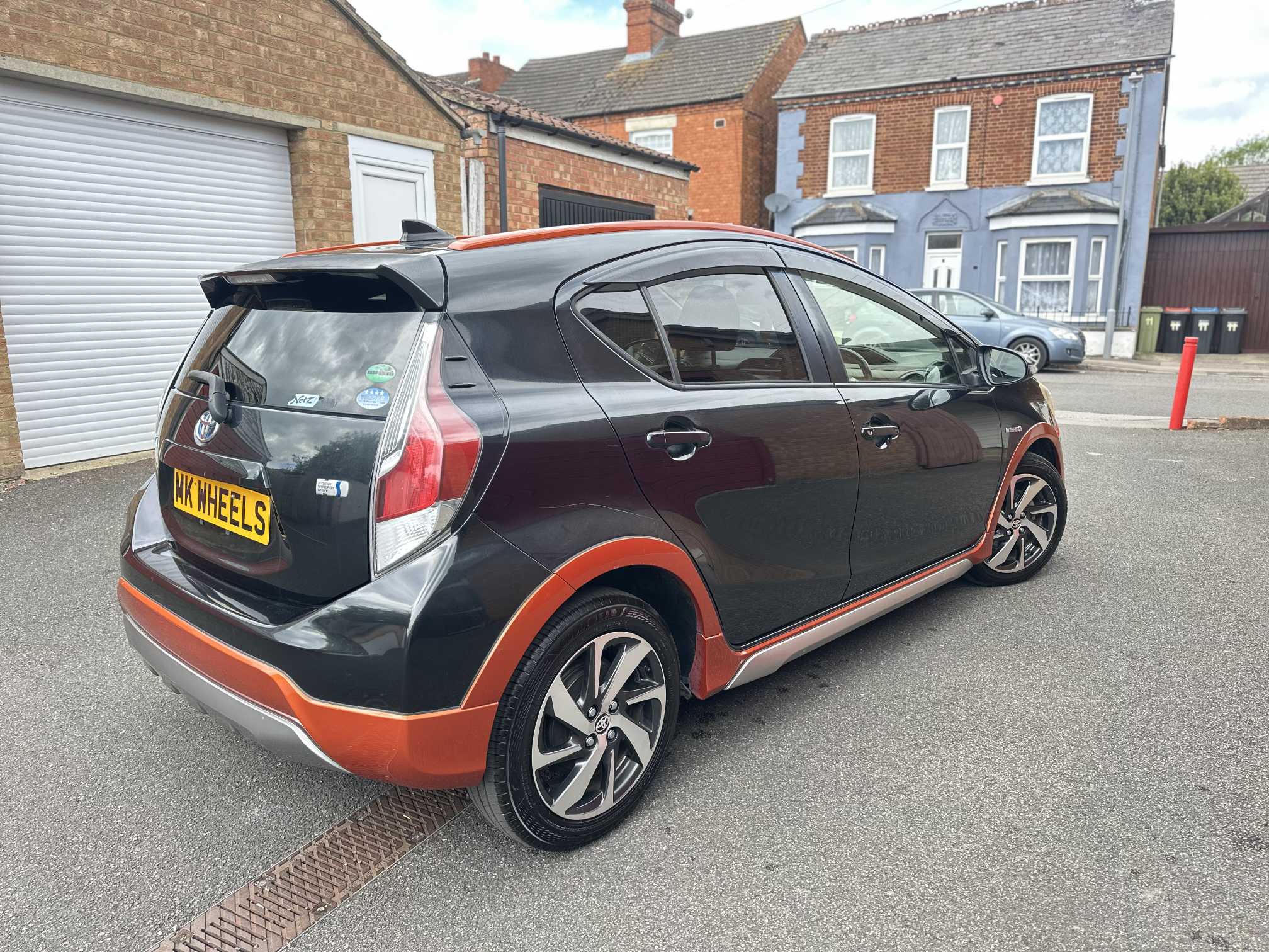 
Toyota Aqua Crossover full									