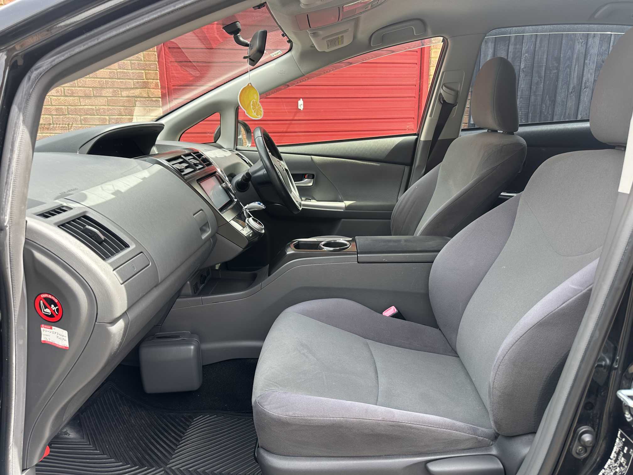 
Toyota Prius Plus 2013 full									