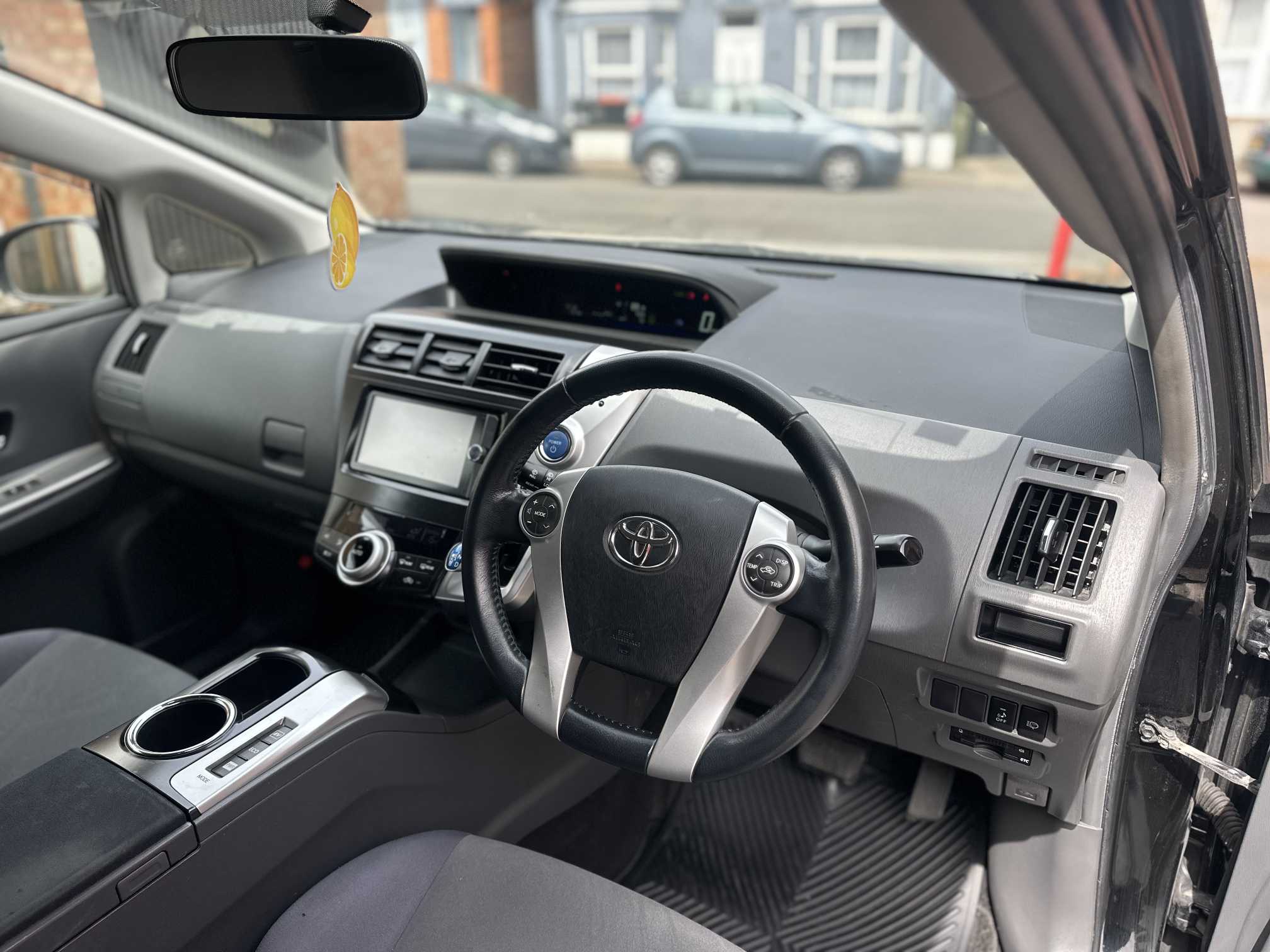 
Toyota Prius Plus 2013 full									