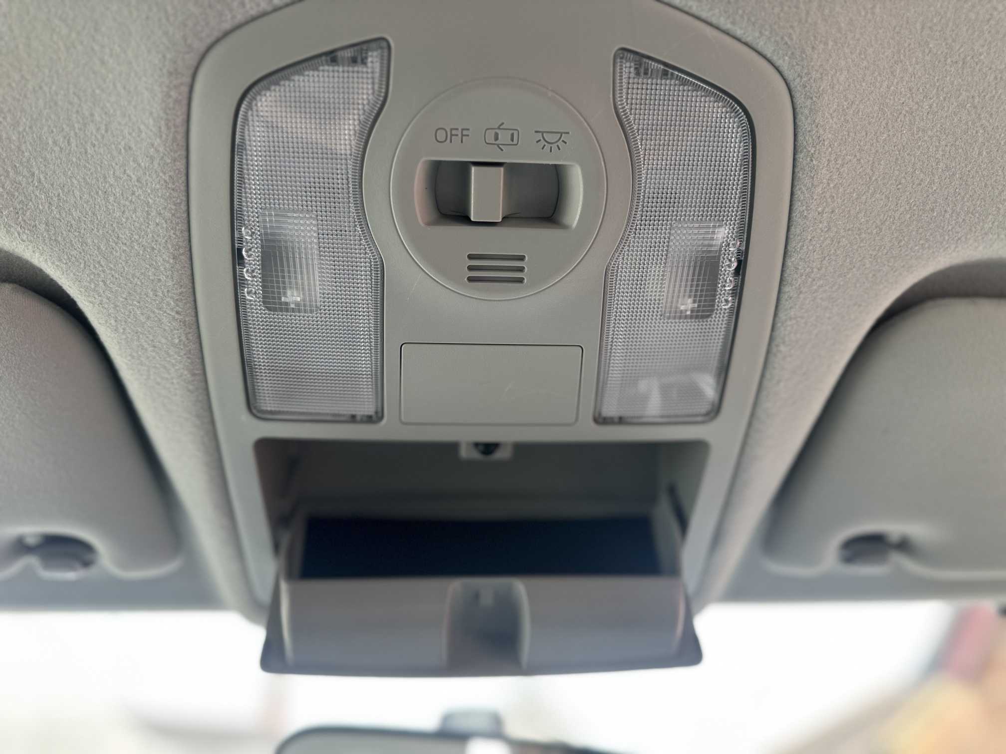 
Toyota Prius Plus 2013 full									