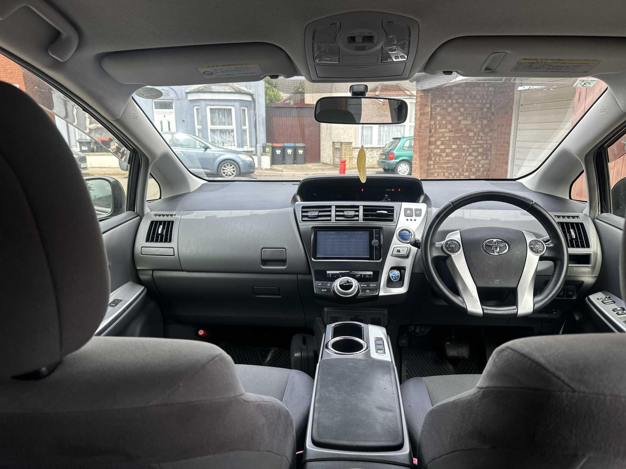 
Toyota Prius Plus 2013 full									