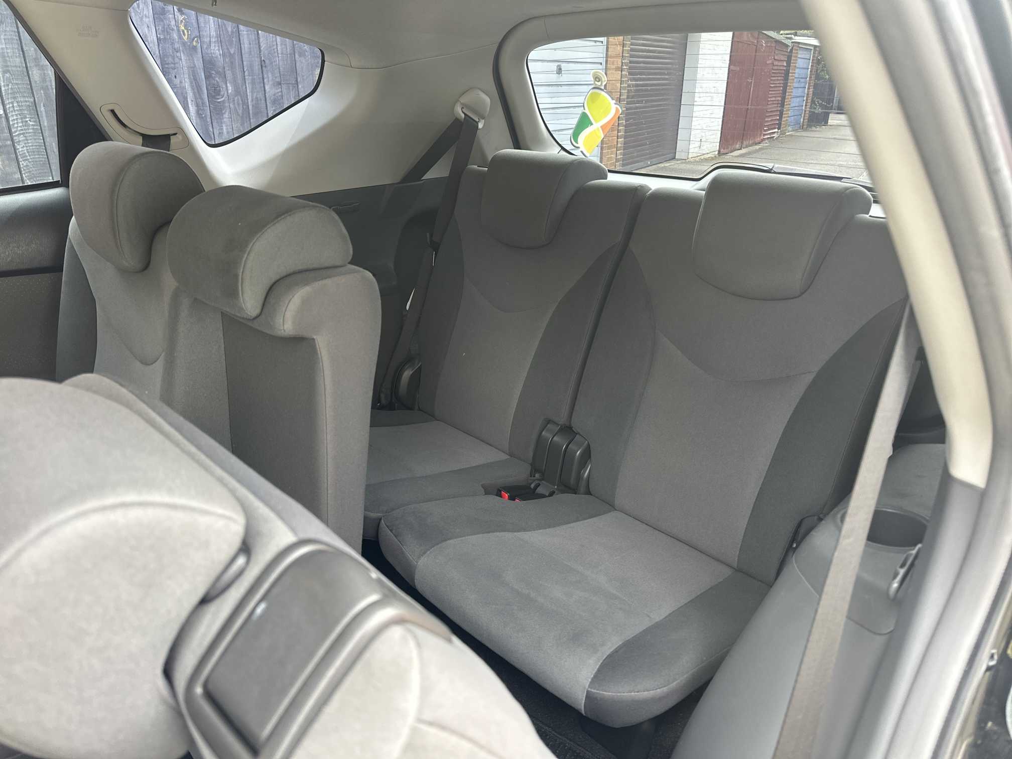 
Toyota Prius Plus 2013 full									