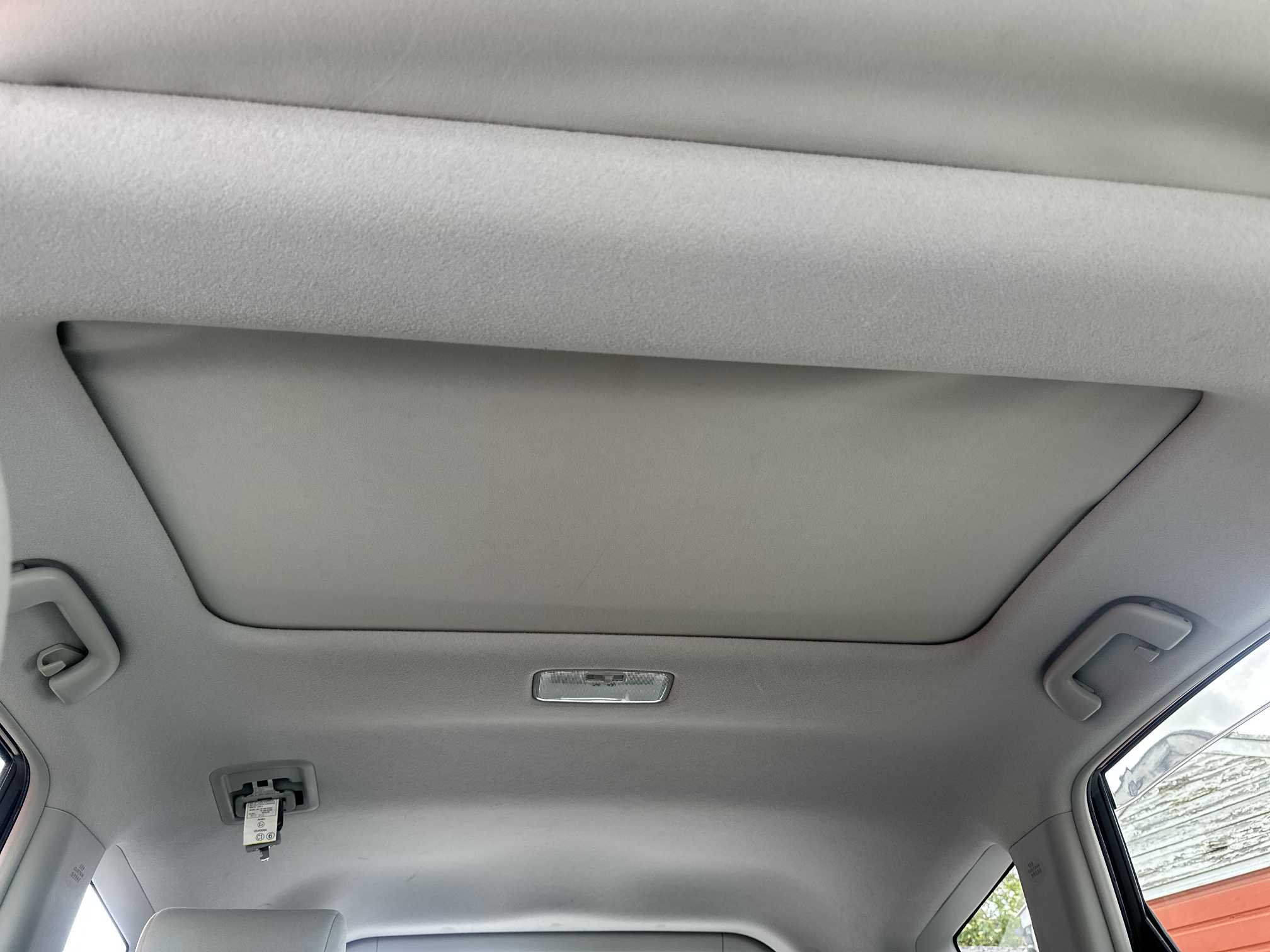 
Toyota Prius Plus 2013 White full									
