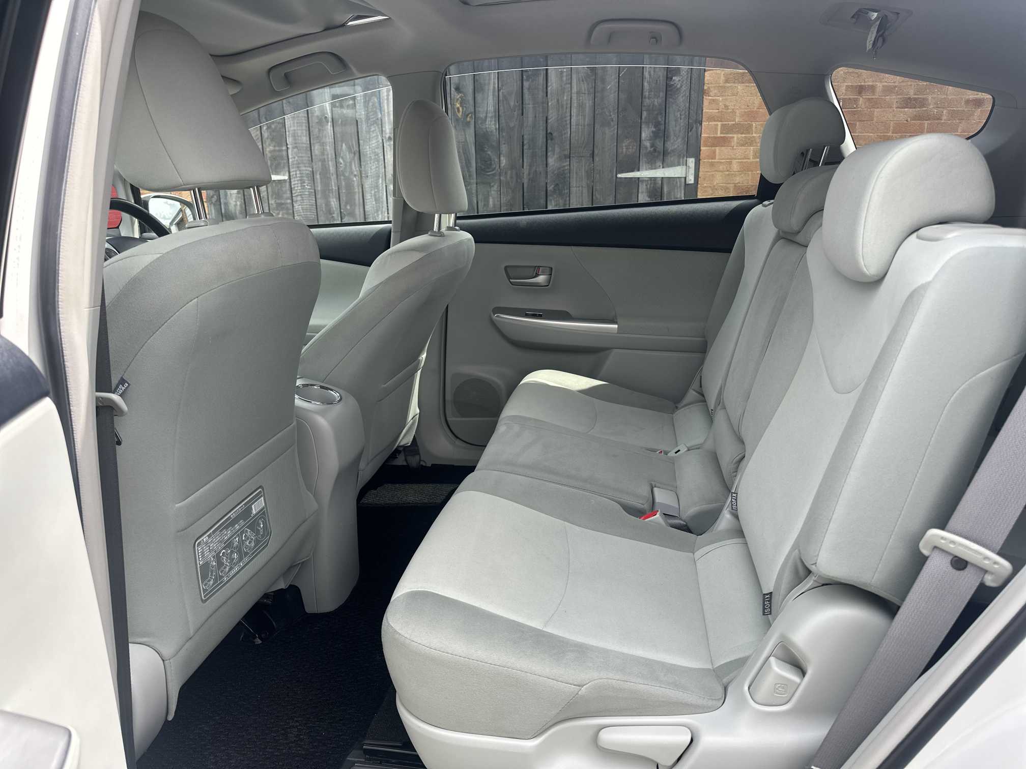 
Toyota Prius Plus 2013 White full									