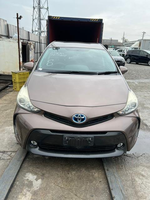 
Prius Plus 2015 Brown full									