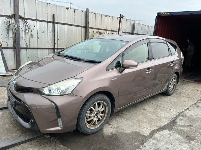 
Prius Plus 2015 Brown full									