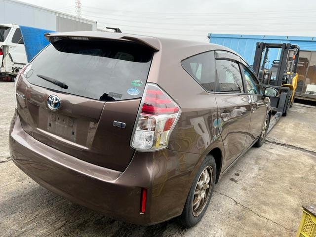 
Prius Plus 2015 Brown full									